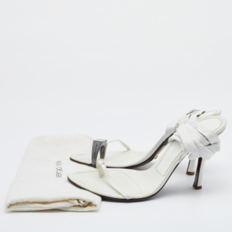 Sergio Rossi - Sandales à chevilles enveloppantes en cuir blanc, taille 38 en vente 3