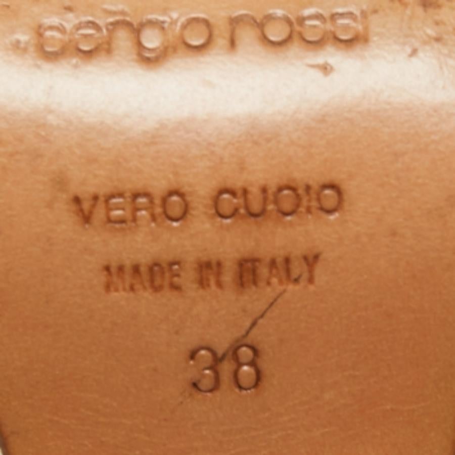Sergio Rossi Sandalias blancas de piel con hebilla en la puntera talla 38 Blanco en venta