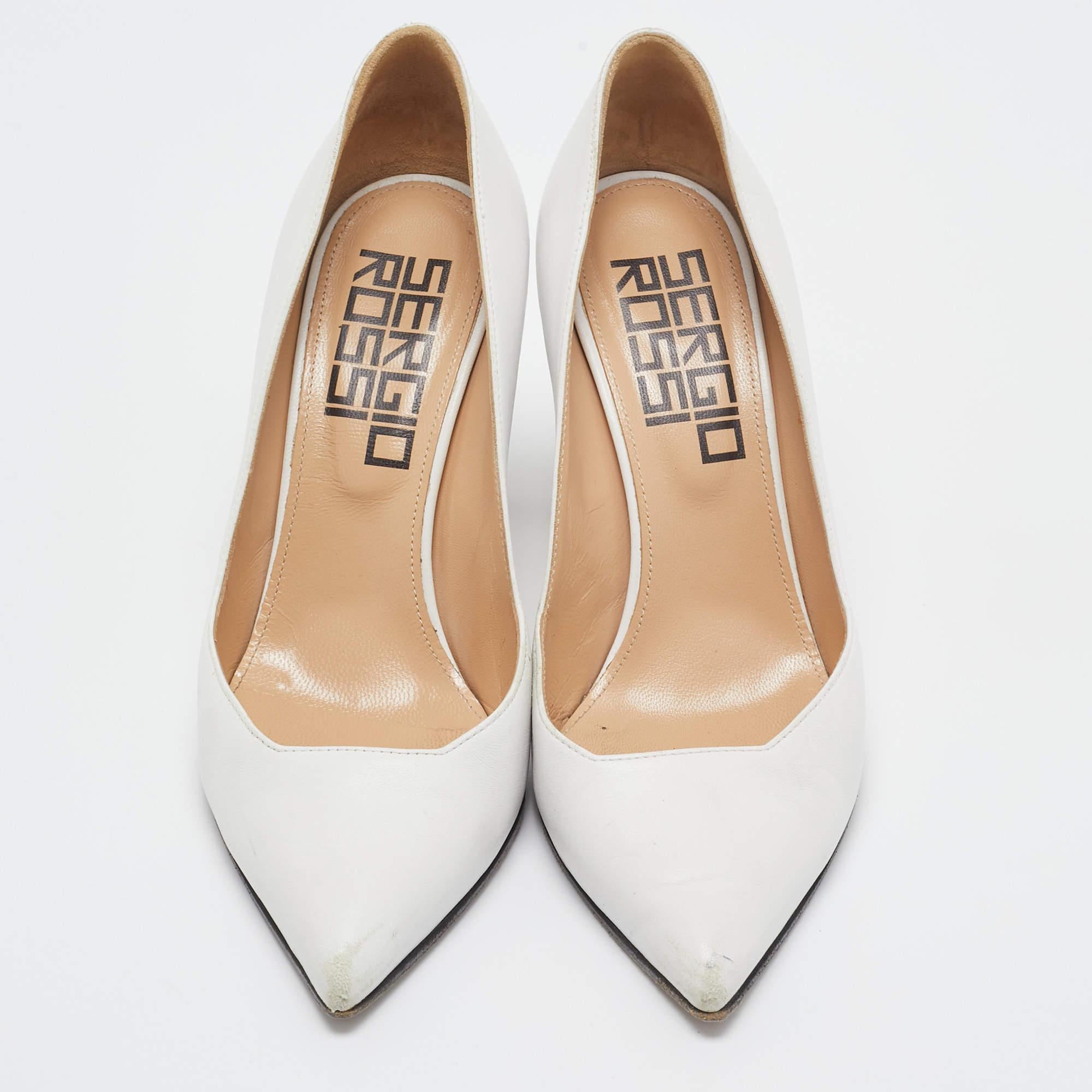 Grigio Sergio Rossi Pumps in pelle bianca con tacco a forma di logo misura 36,5 in vendita