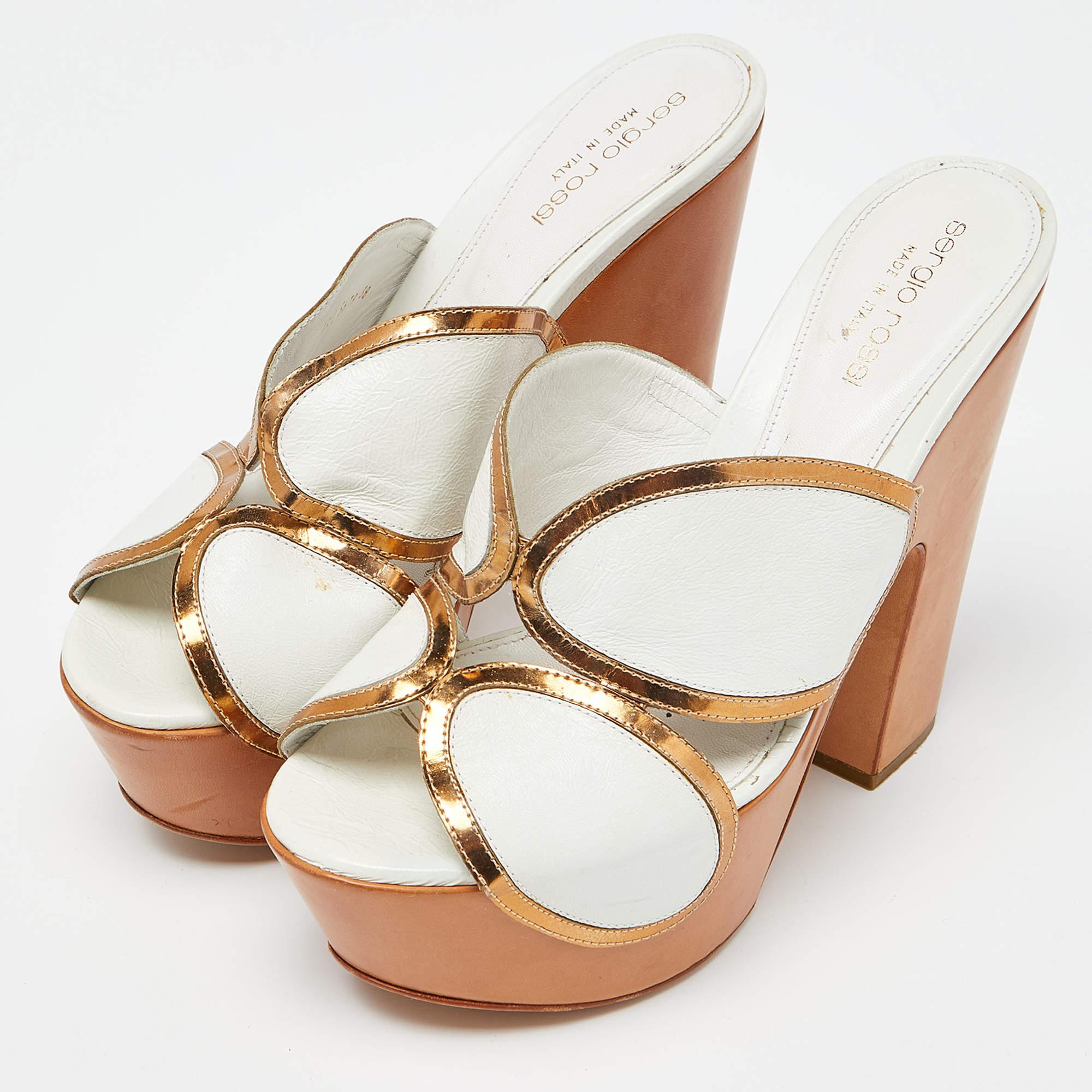 These sandals will frame your feet in an elegant manner. Crafted from quality materials  they display a classy design and comfortable insoles.
