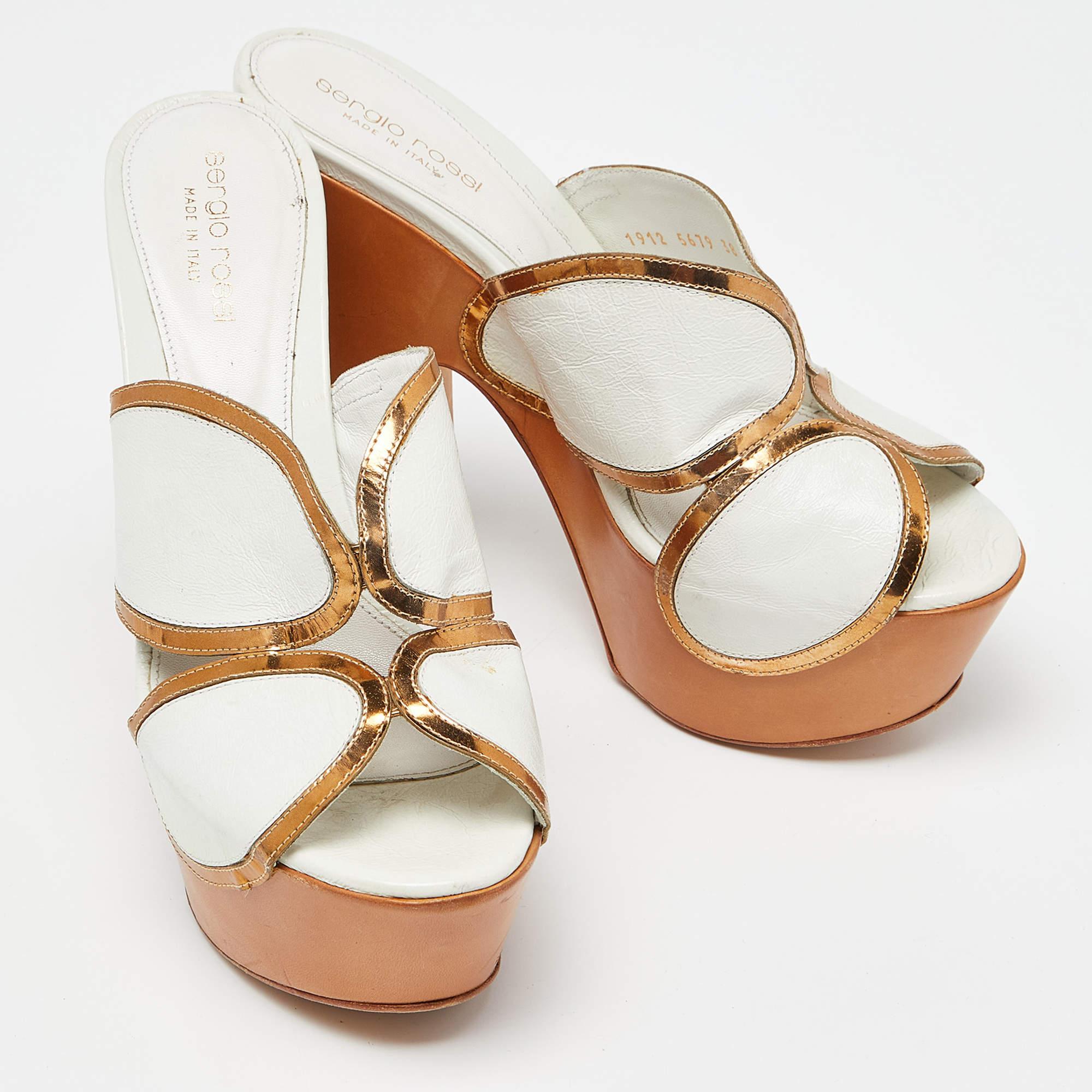 Sergio Rossi White Leather Wooden Platform Slide Sandals Size 38 In Good Condition In Dubai, Al Qouz 2