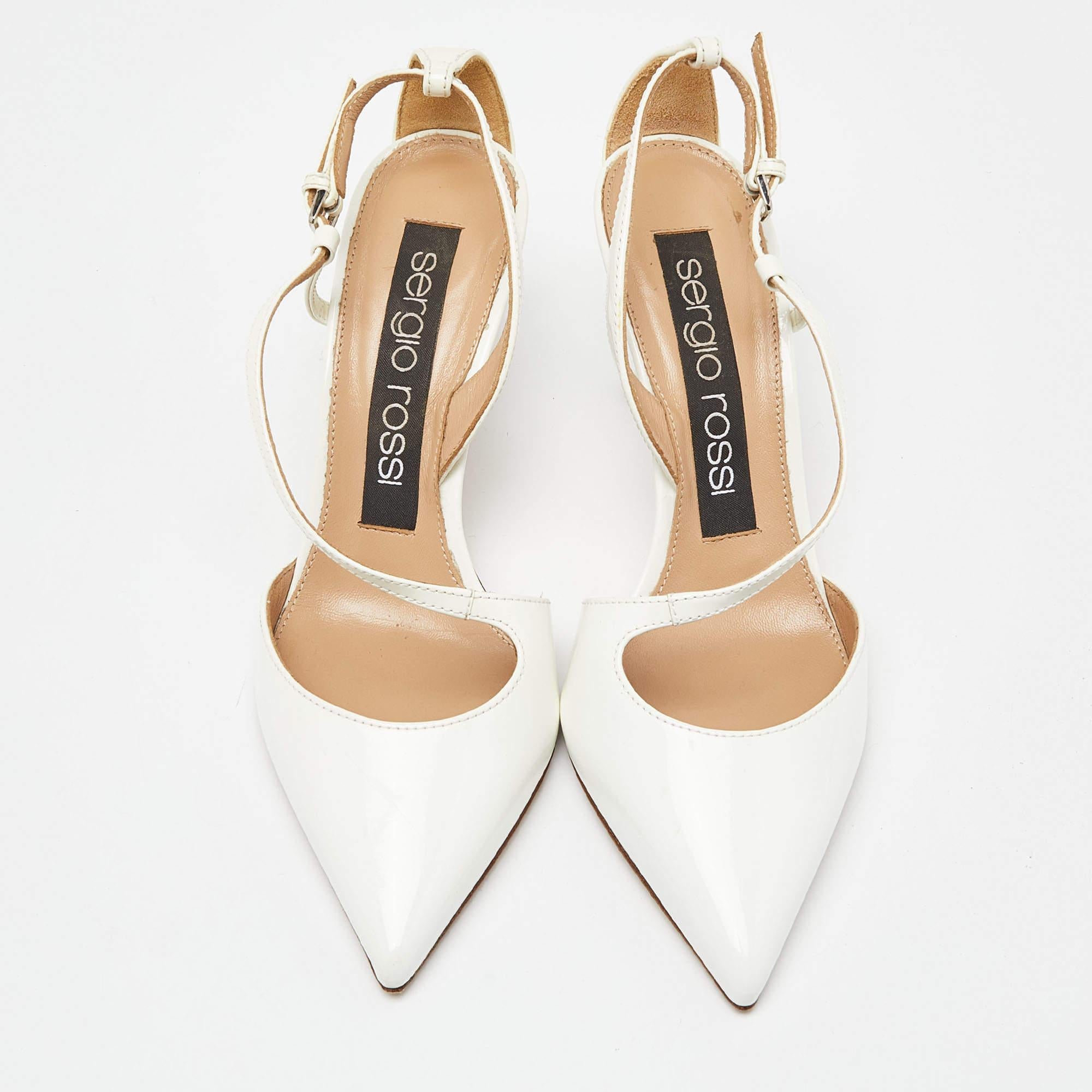 Blanc Sergio Rossi escarpins à lanières à la cheville en cuir verni blanc, taille 35,5 en vente