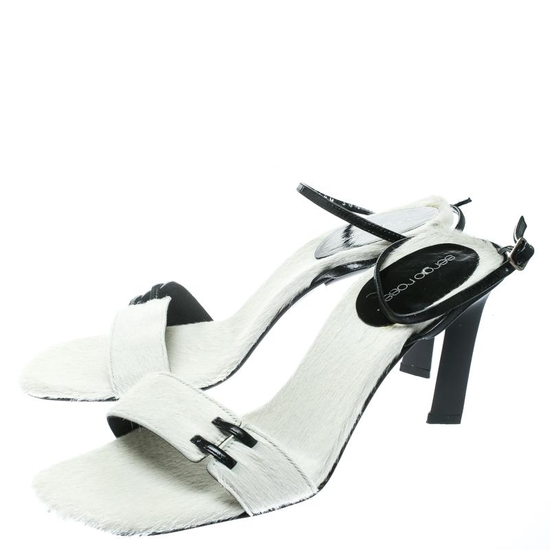 Sergio Rossi White Pony Hair Ankle Wrap Sandals Size 38.5 In Excellent Condition For Sale In Dubai, Al Qouz 2