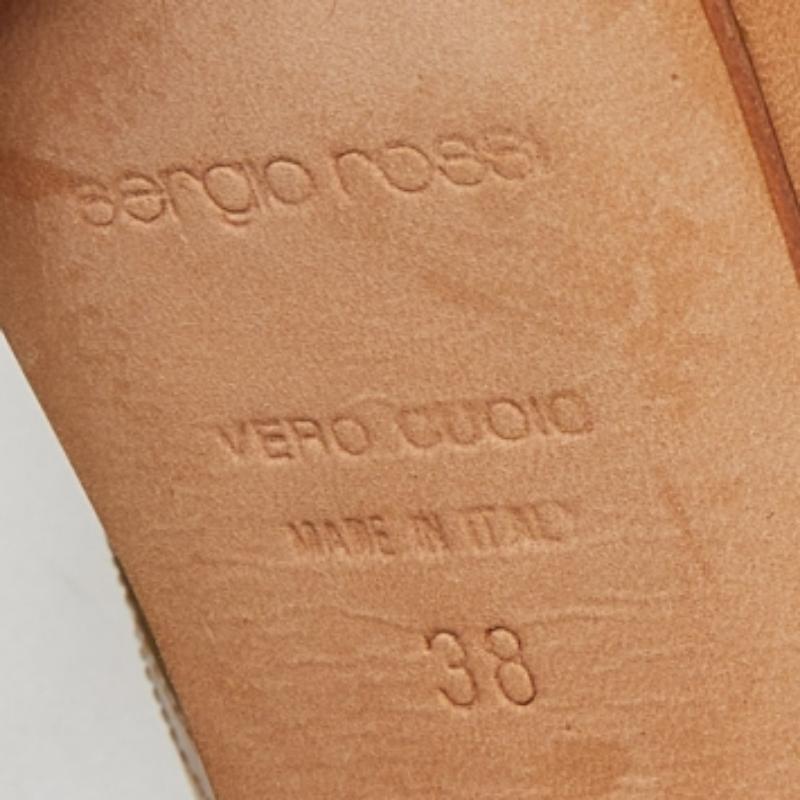 Ces sandales encadreront vos pieds de manière élégante. Fabriquées à partir de matériaux de qualité, elles présentent un design élégant et des semelles intérieures confortables.