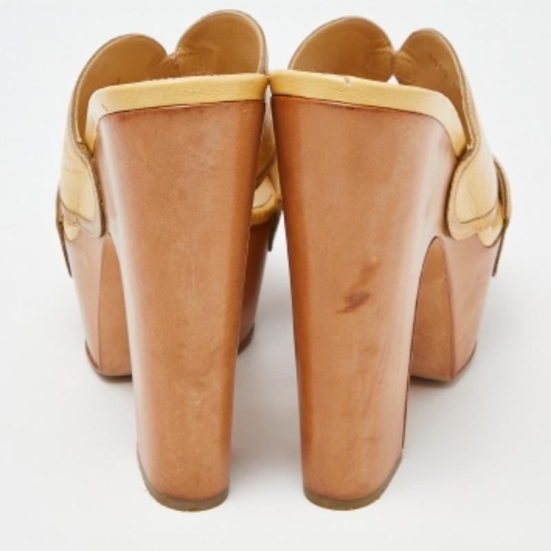 Sergio Rossi Sandales à plateforme en bois en cuir jaune Taille 38 en vente 3