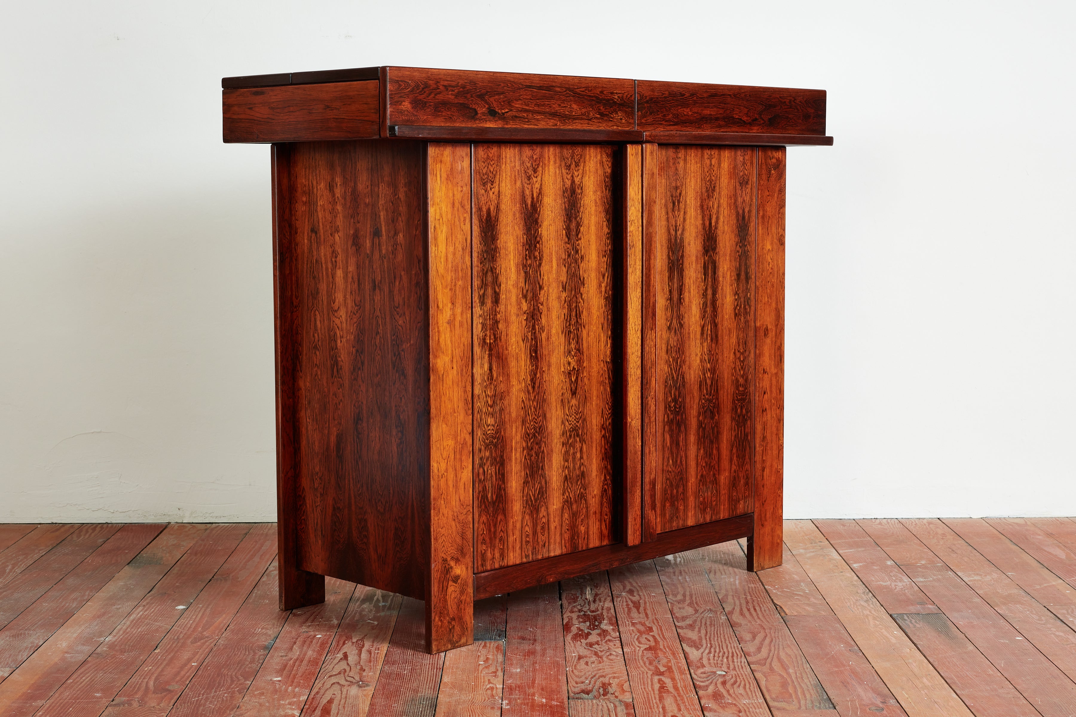 Sergio Saporiti Sideboard