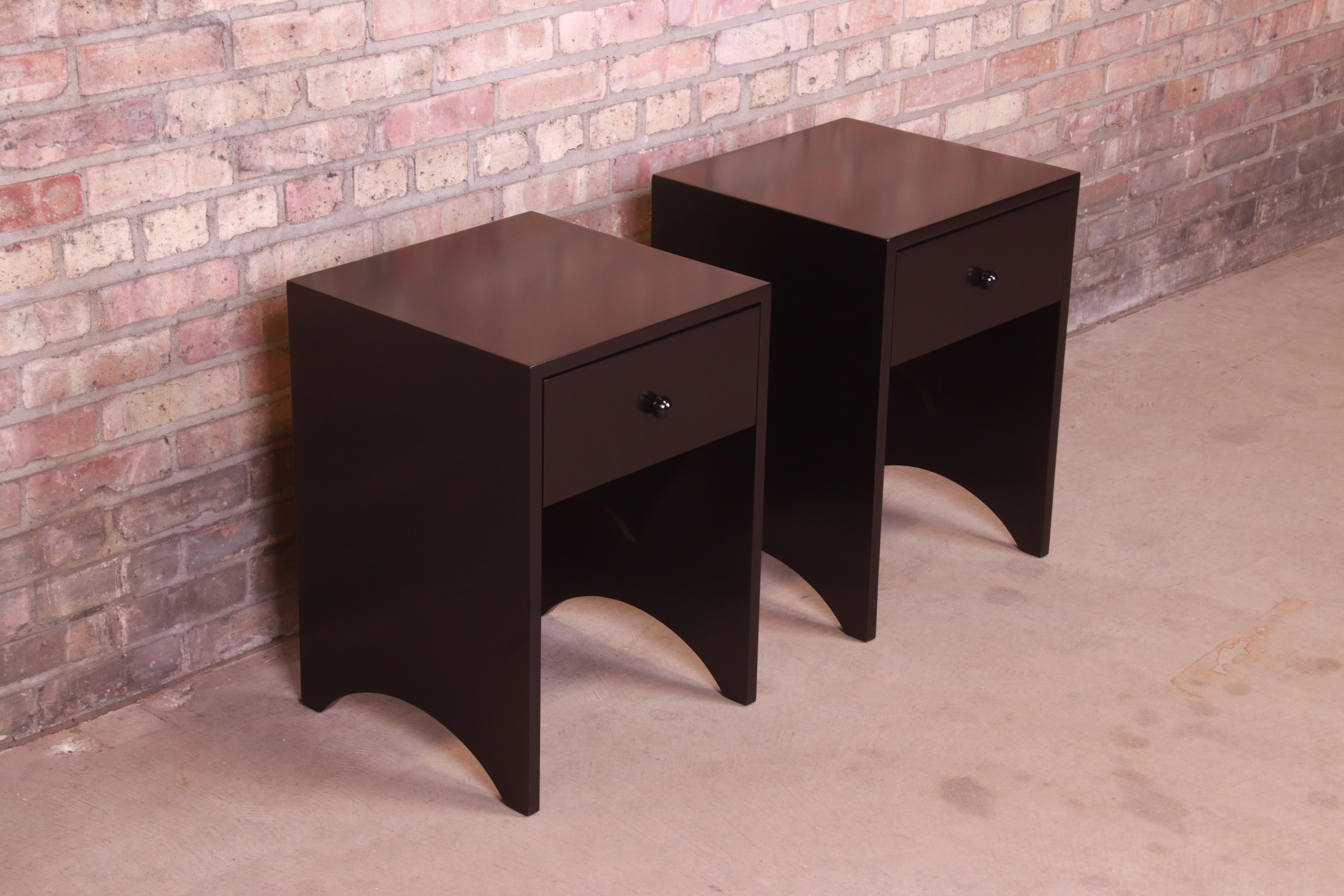 Sergio Savarese for Dialogica Modern Black Lacquered Nightstands, Refinished In Good Condition In South Bend, IN