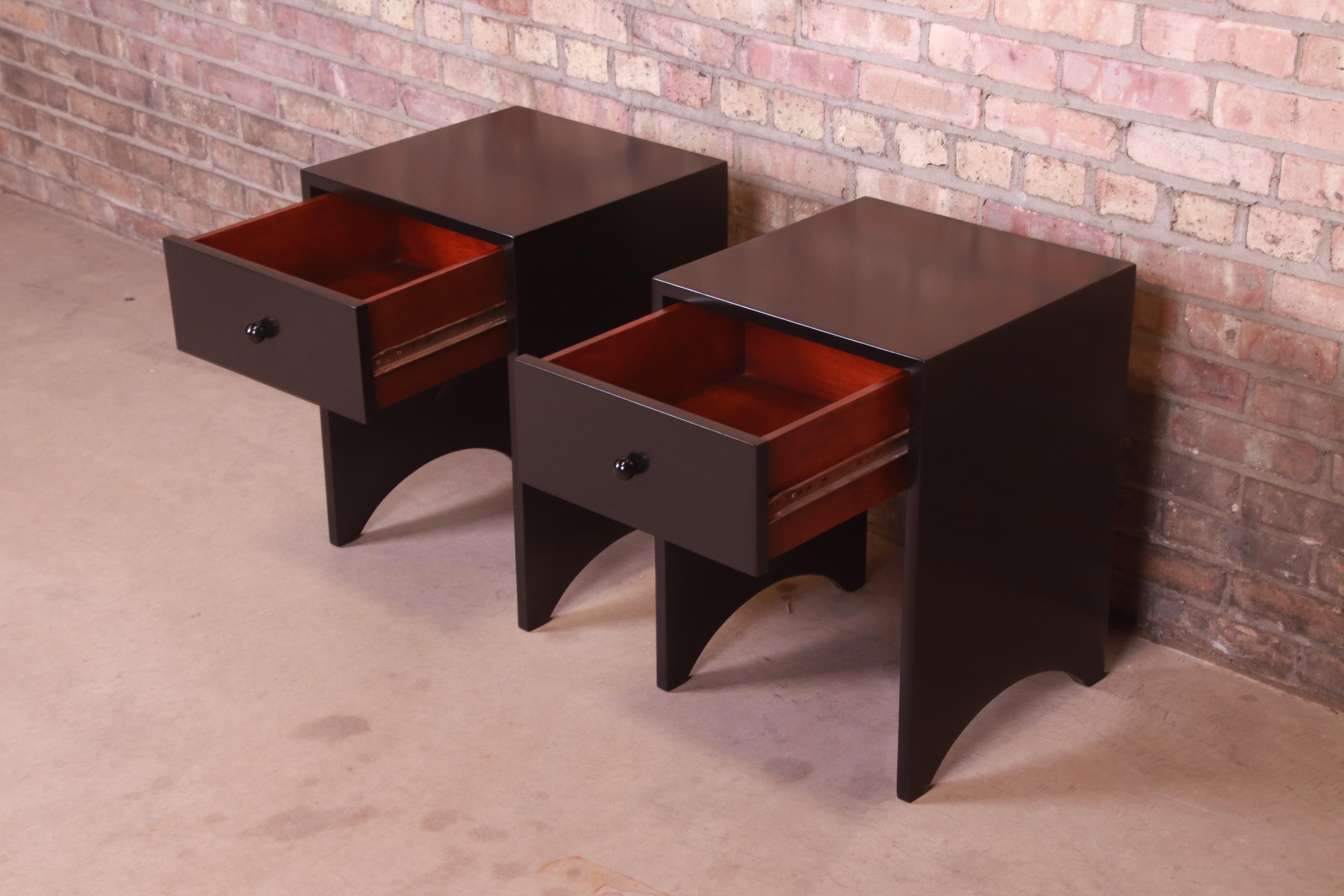 Sergio Savarese for Dialogica Modern Black Lacquered Nightstands, Refinished 3