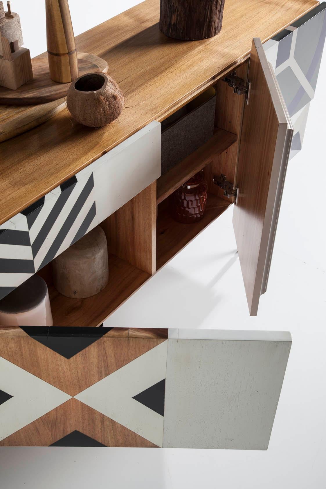 Serie 2020 Sideboard, vier Türen und eine Schublade, von Lola Glamour im Zustand „Neu“ im Angebot in Geneve, CH
