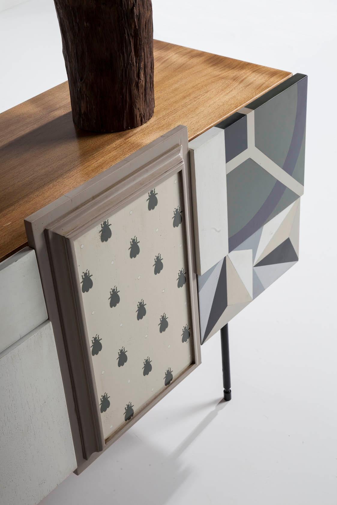 Serie 2020 Sideboard, vier Türen und eine Schublade, von Lola Glamour (Holz) im Angebot
