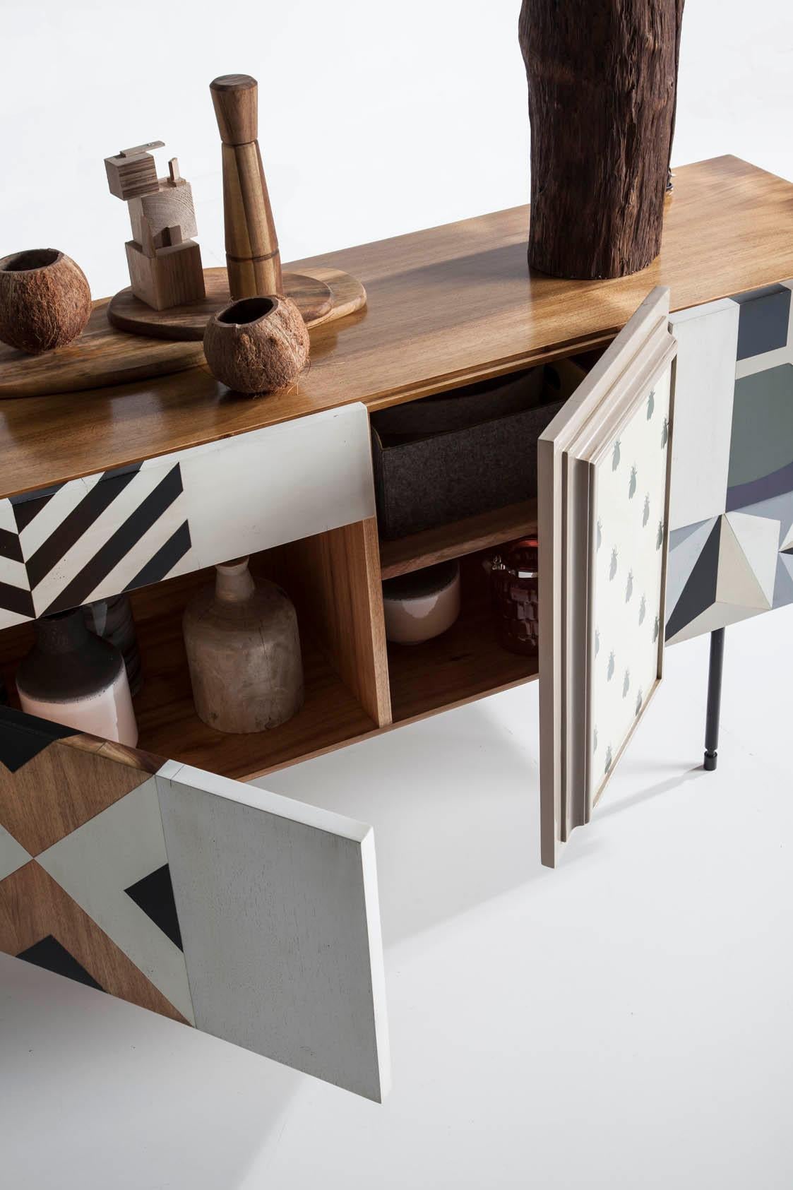 Serie 2020 Sideboard, vier Türen und eine Schublade, von Lola Glamour im Angebot 1