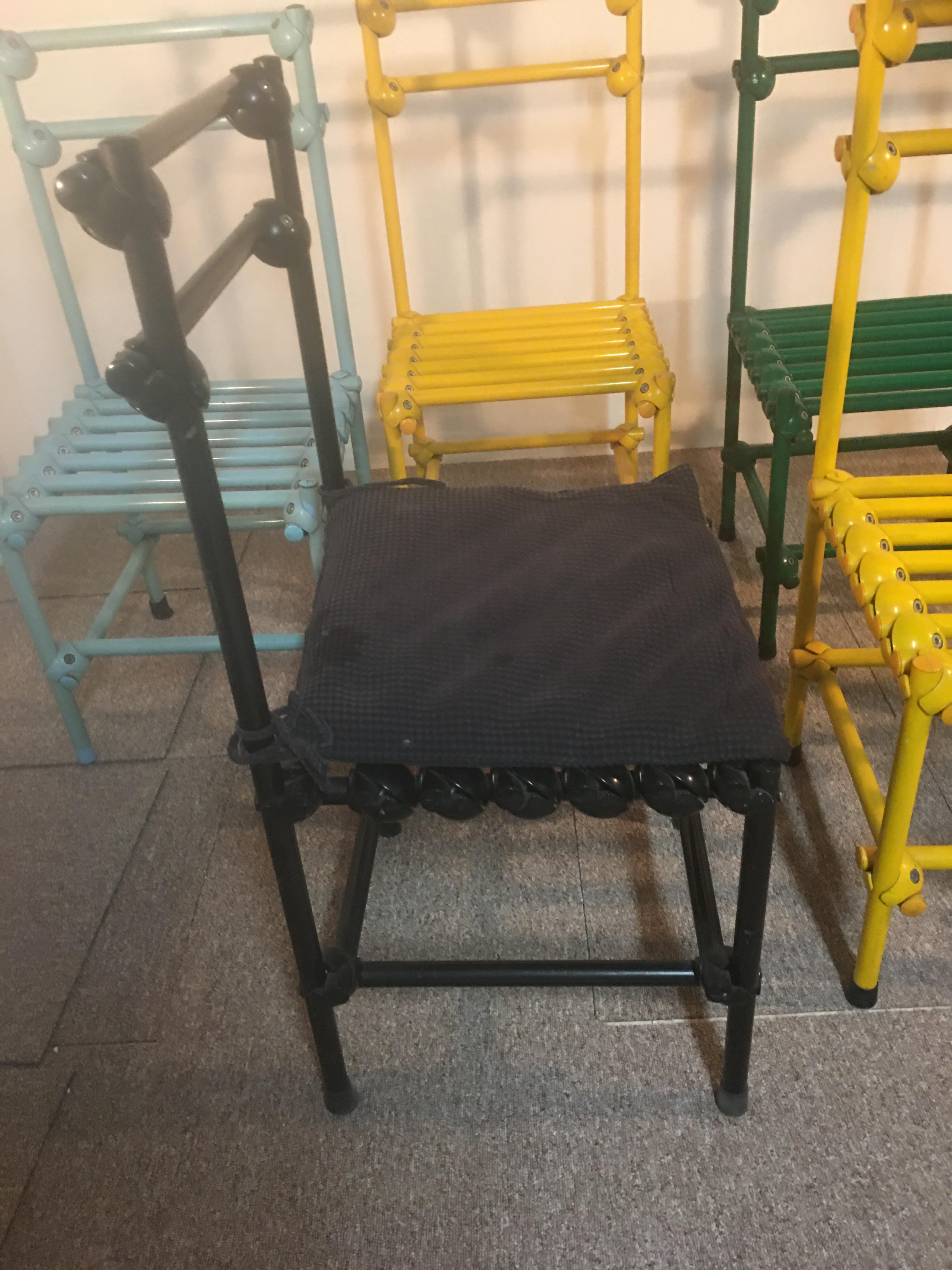 Series 8 chaises Mecano, couleur, Italie, 80e en vente 1