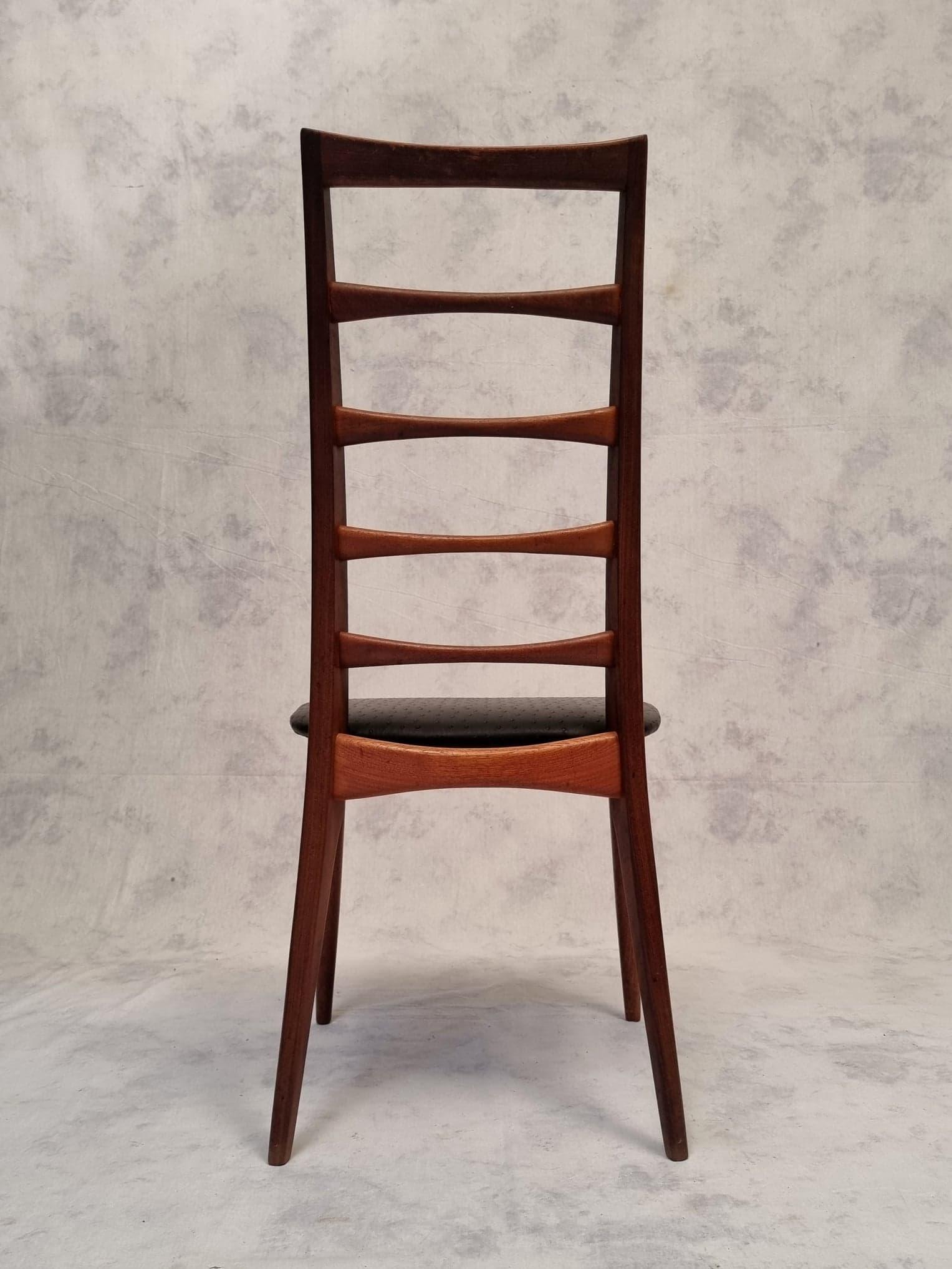 Serie of Four Chairs 