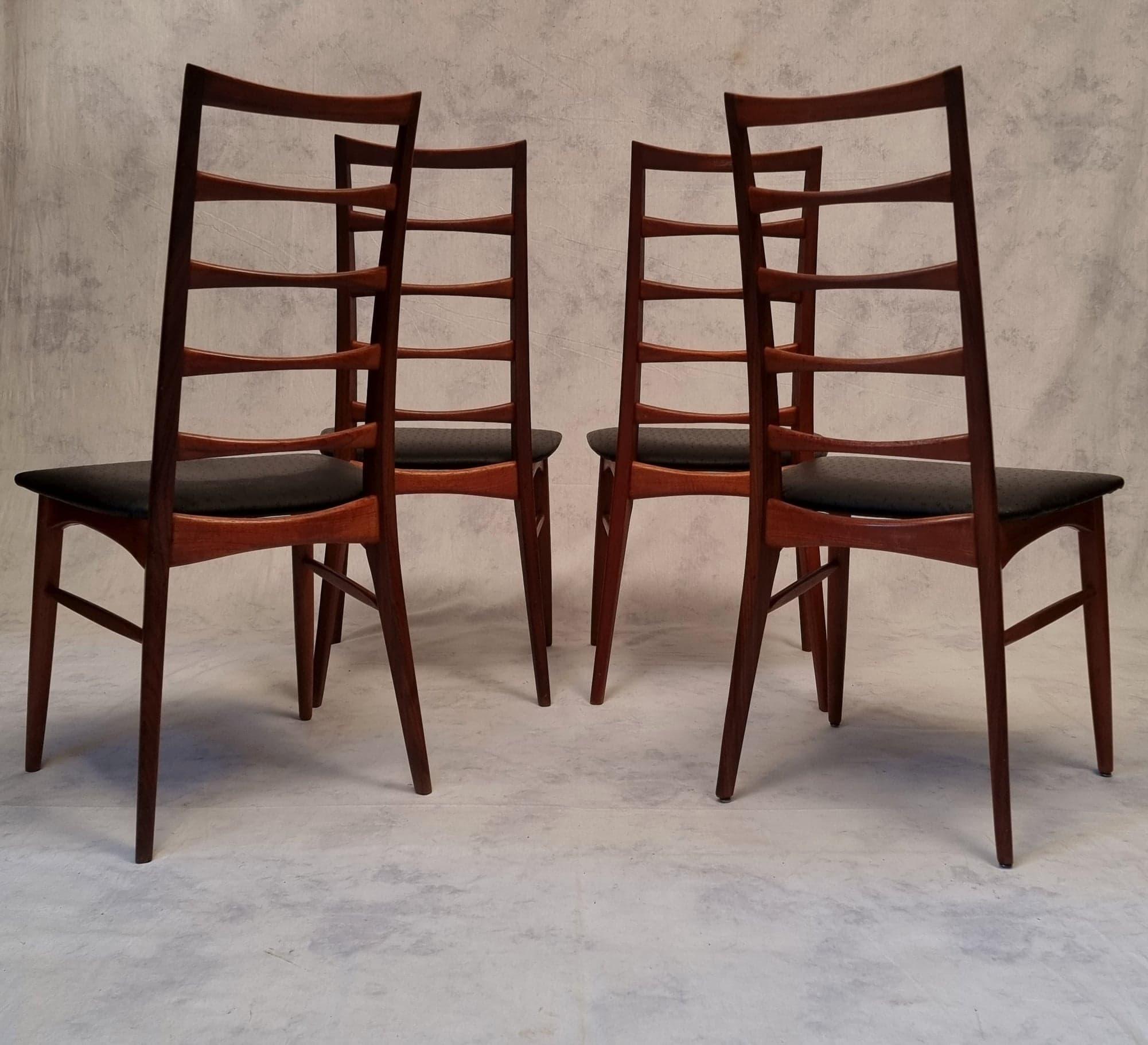 Mid-20th Century Serie of Four Chairs 