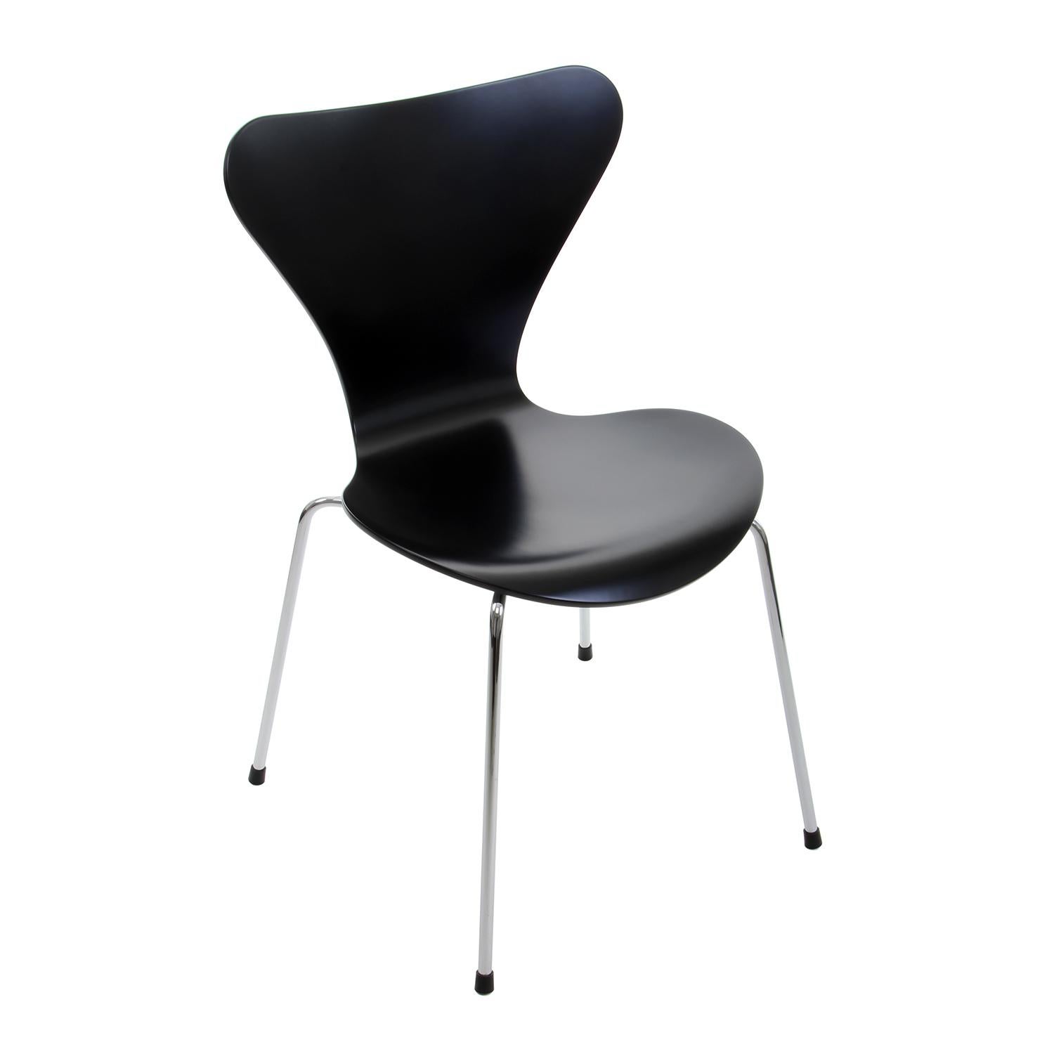 We have 6 of these iconic chairs in black lacquer finish.

We have 6 original vintage (labeled production year 1995) Series 7 chairs, fully restored and re-lacquered in a silk semi-gloss black finish - done by the premiere furniture lacquering