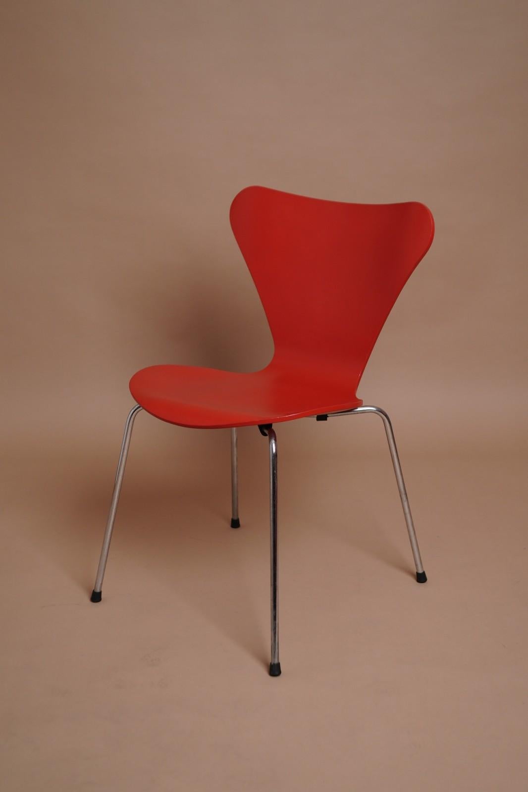 Milieu du XXe siècle Chaise Series 7 d'Arne Jacobsen  pour Fritz Hansen des années 1960 en vente