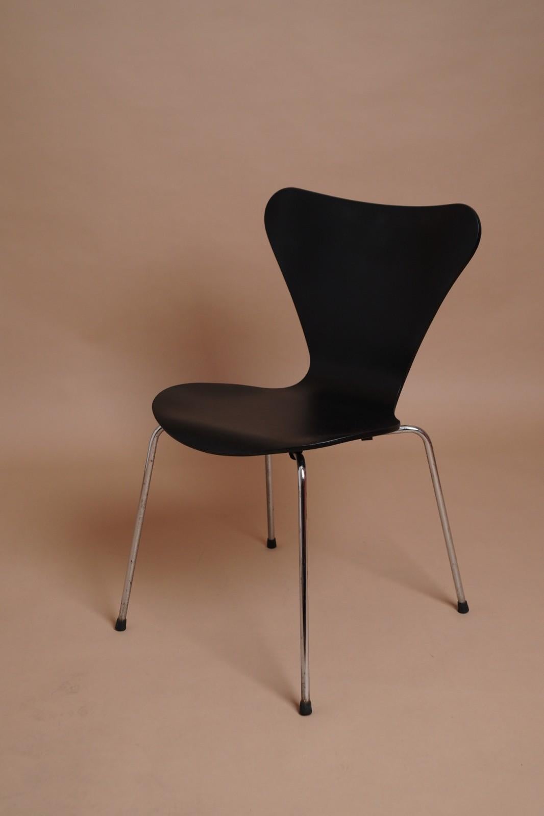 Arne Jacobsen Chair series 7 for Fritz Hansen Denmark 1960s