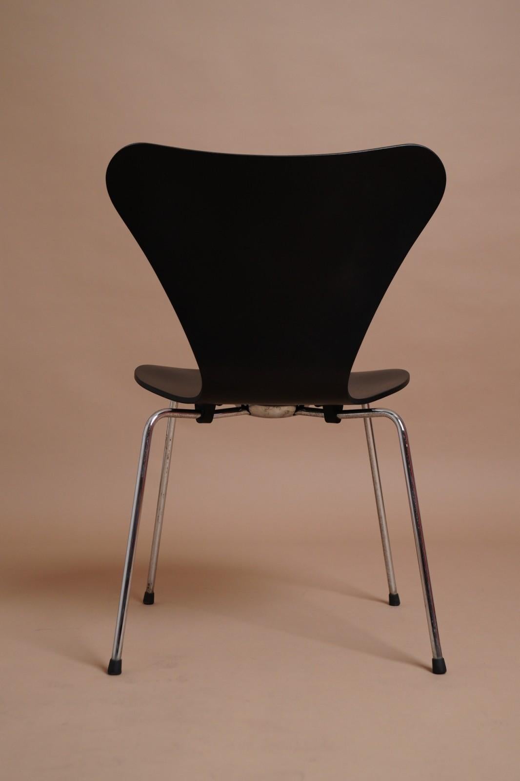 Series 7 By Arne Jacobsen Chair For Fritz Hansen 1960ss In Good Condition For Sale In Čelinac, BA