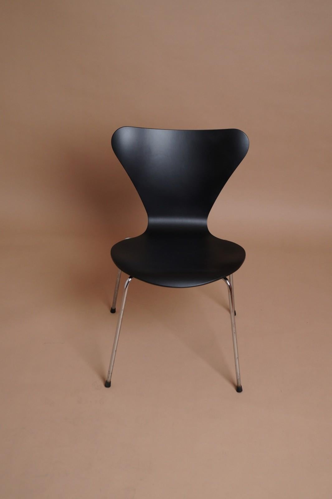 Mid-20th Century Series 7 By Arne Jacobsen Chair For Fritz Hansen 1960ss For Sale