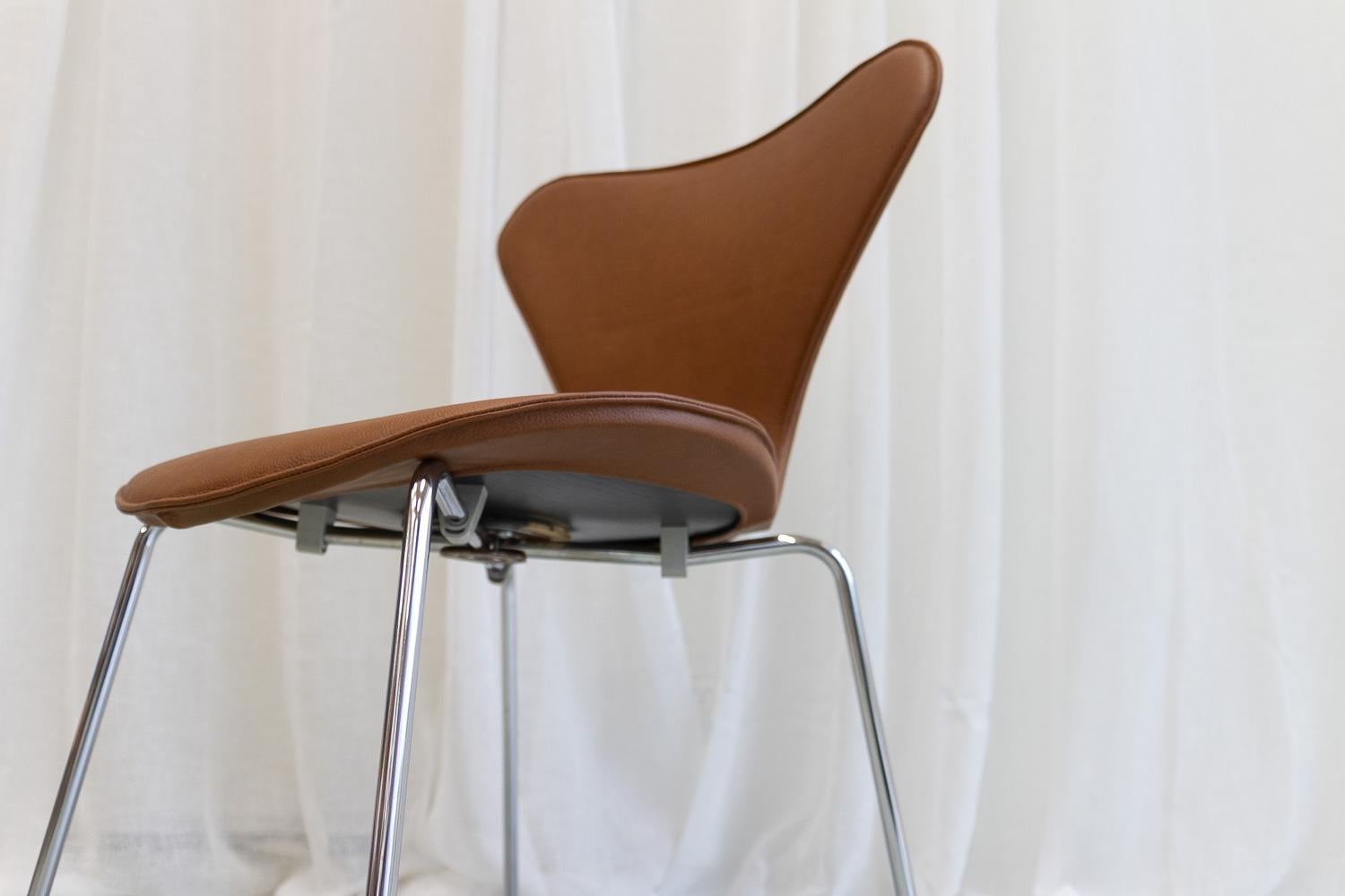 Stuhl der Serie 7 von Arne Jacobsen für Fritz Hansen, 2001. im Angebot 4