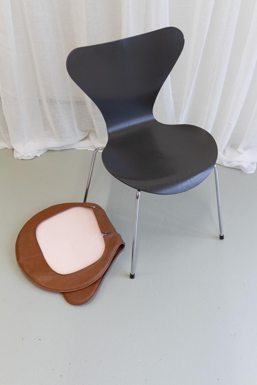 Stuhl der Serie 7 von Arne Jacobsen für Fritz Hansen, 2001. im Angebot 7