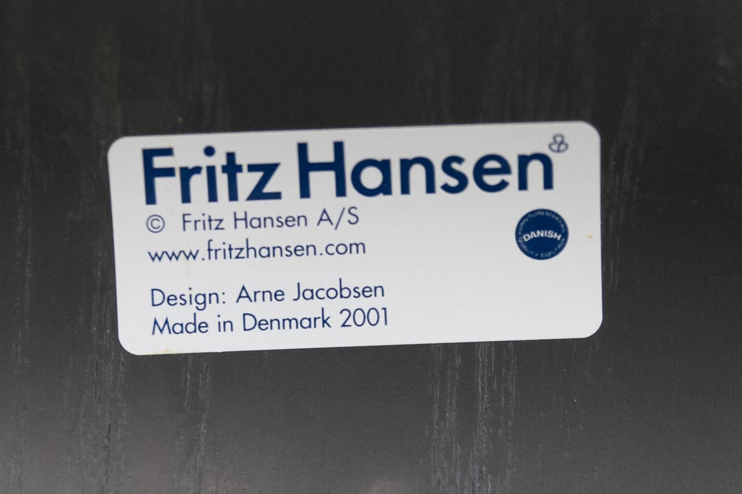 Stuhl der Serie 7 von Arne Jacobsen für Fritz Hansen, 2001. im Angebot 9