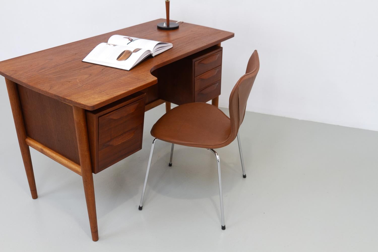 Stuhl der Serie 7 von Arne Jacobsen für Fritz Hansen, 2001. im Angebot 11