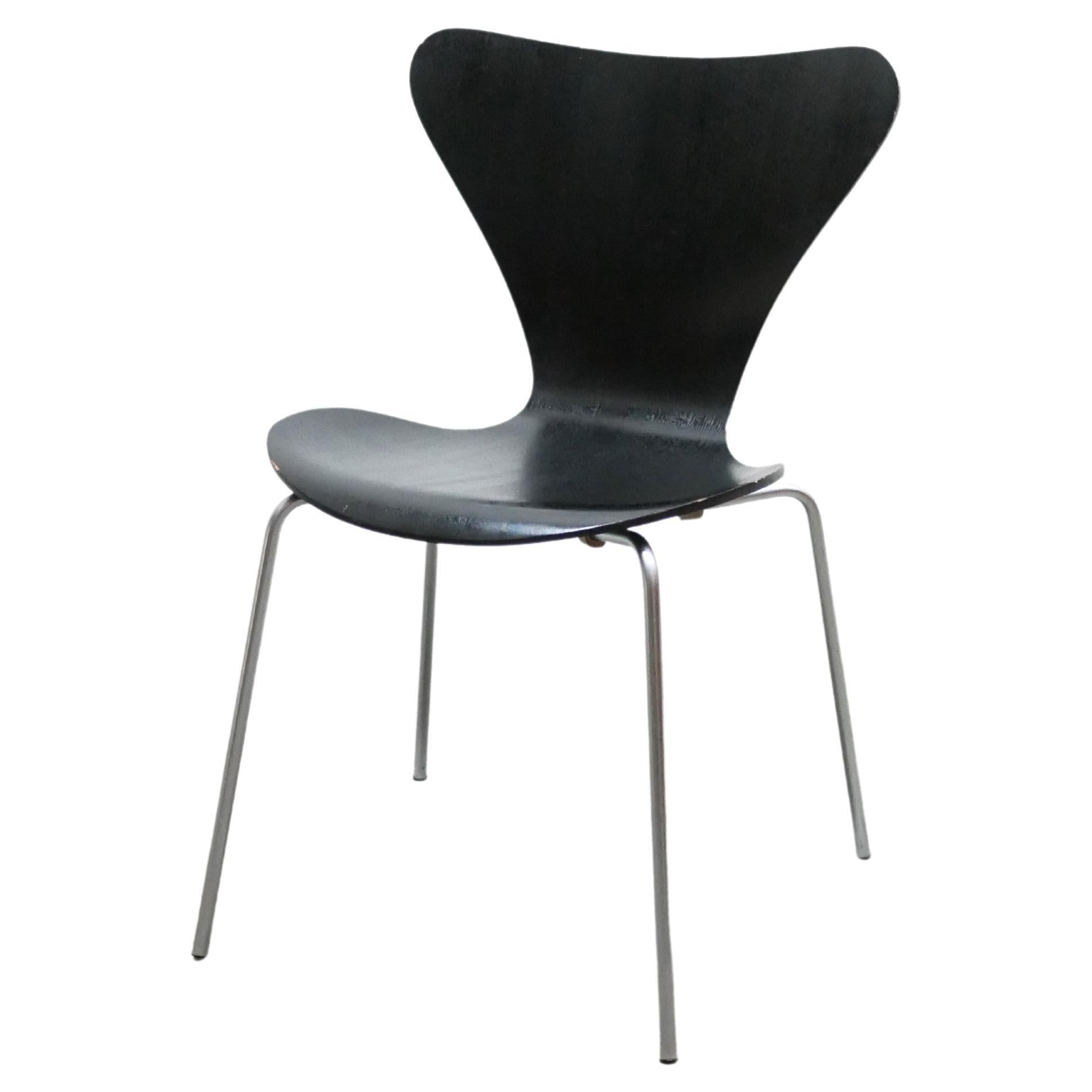 Series 7 Chair by Arne Jacobsen for Fritz Hansen Editions For Sale at  1stDibs