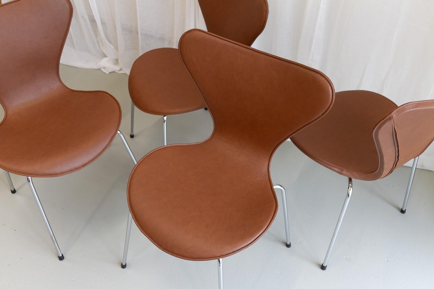 Serie 7 Stühle von Arne Jacobsen für Fritz Hansen, 2000er-Jahre. Satz von 4. im Angebot 7