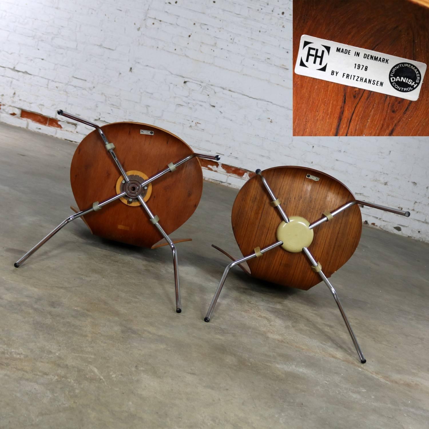 Series 7 Chairs by Arne Jacobsen for Fritz Hansen Vintage MCM Molded Teak, Pair 1