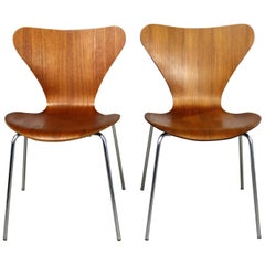 Series 7 Chairs by Arne Jacobsen for Fritz Hansen Retro MCM Molded Teak, Pair