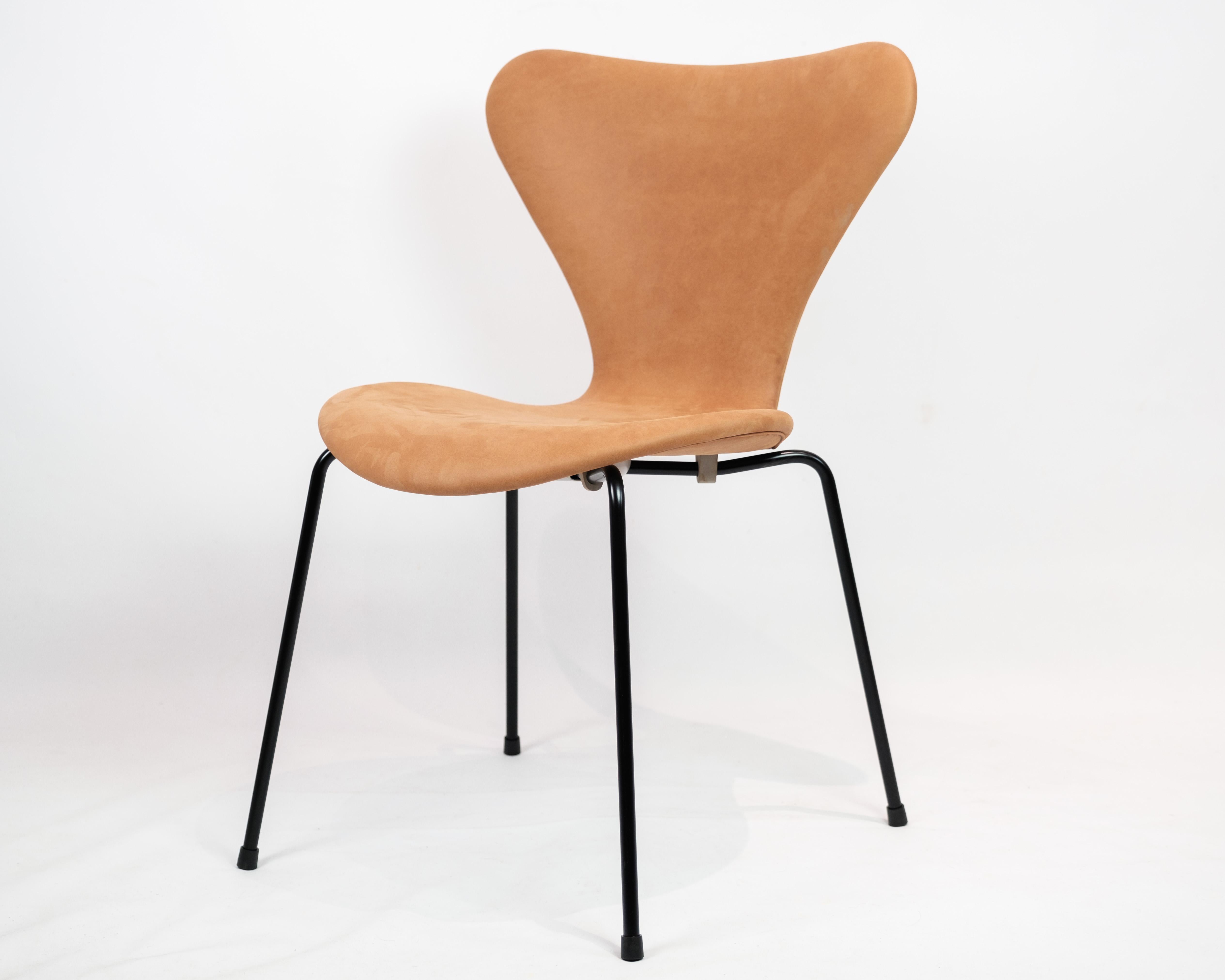 Mid-Century Modern Series 7, Model 3107, 80th Anniversary Fully Upholstered Chair For Sale