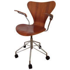 Series 7 Teak Desk Chair Model 3217 by Arne Jacobsen for Fritz Hansen