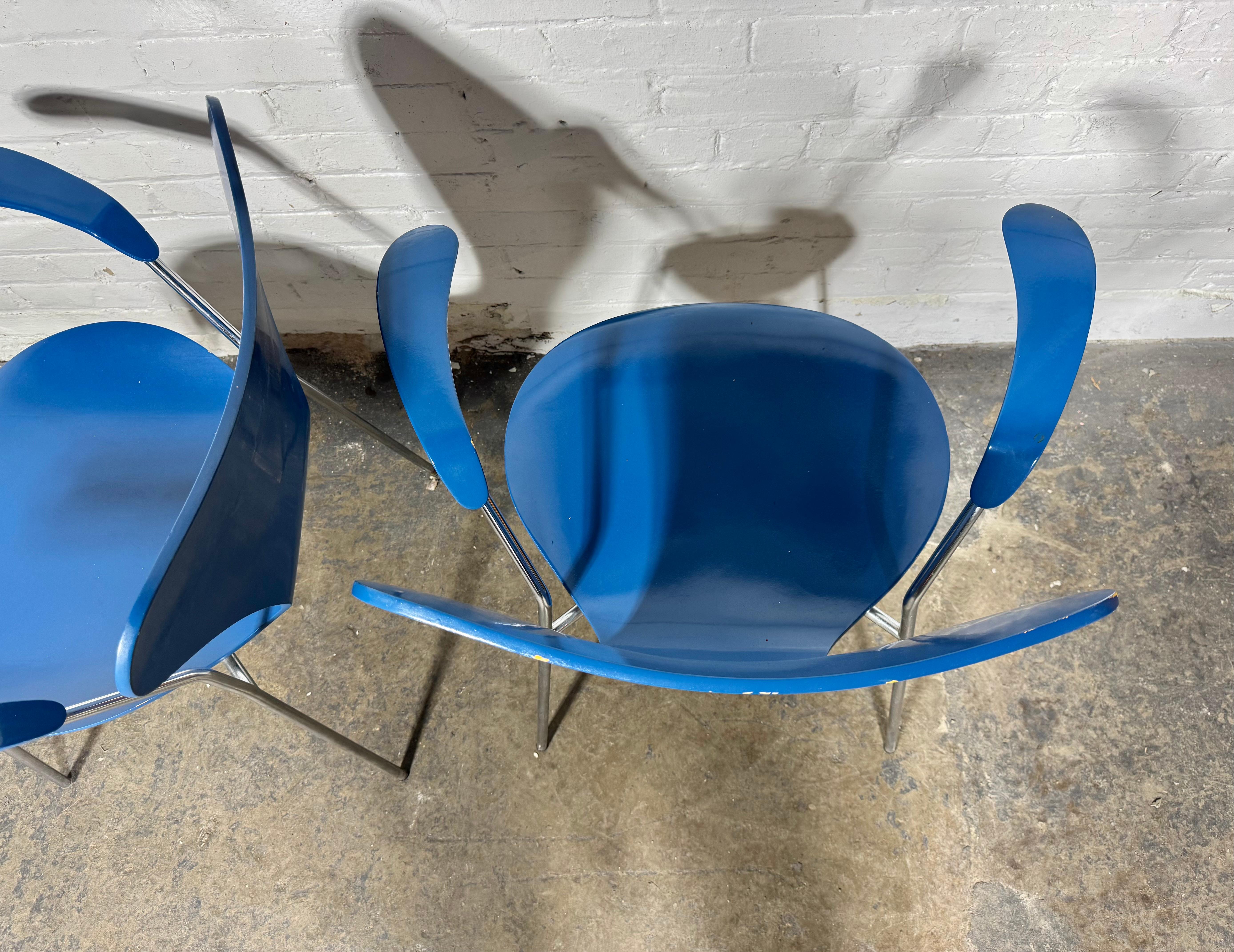 Series 7 with arm rests by Arne Jacobsen/ Fritz Hansen 2