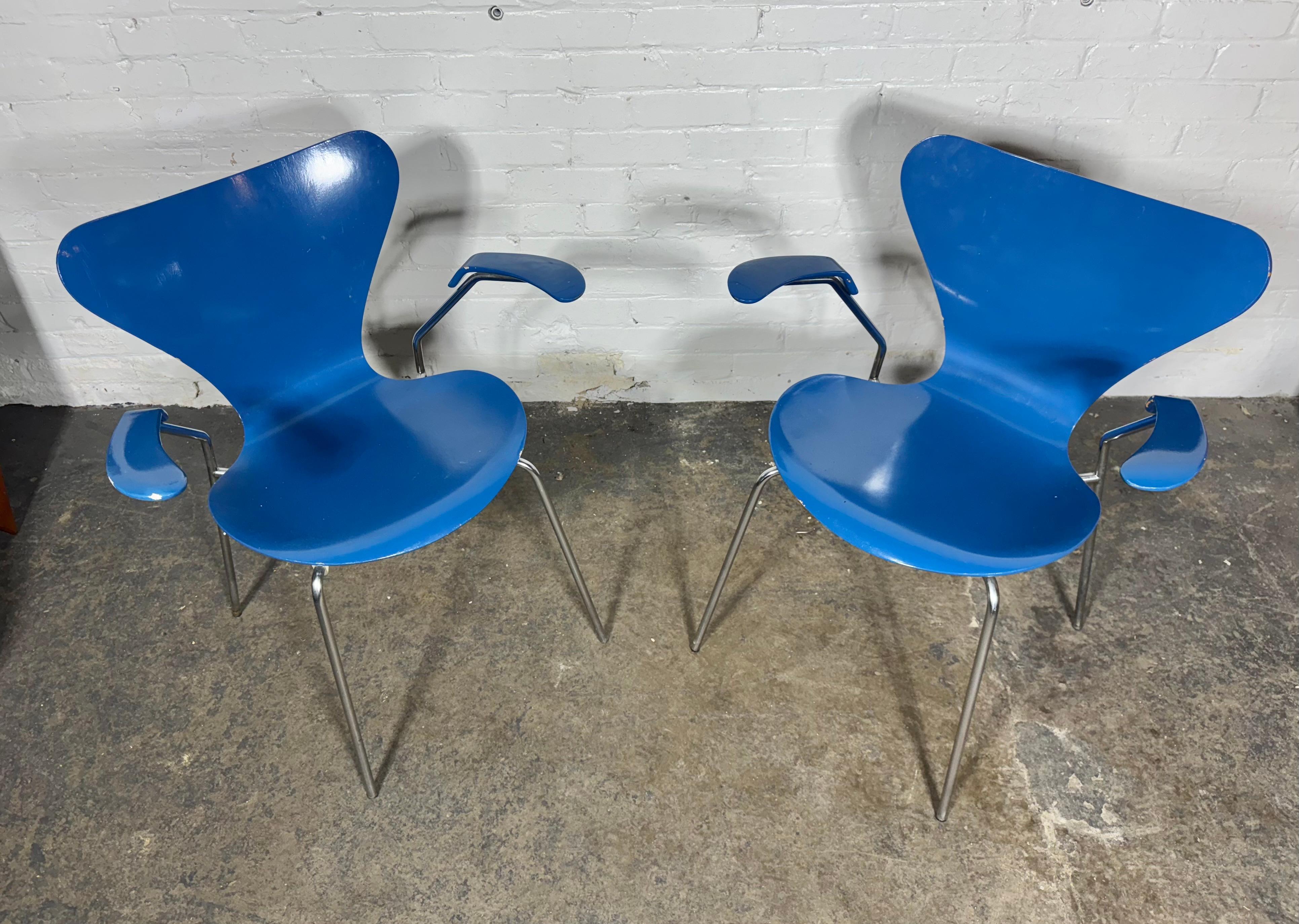 Series 7 with arm rests by Arne Jacobsen/ Fritz Hansen 1