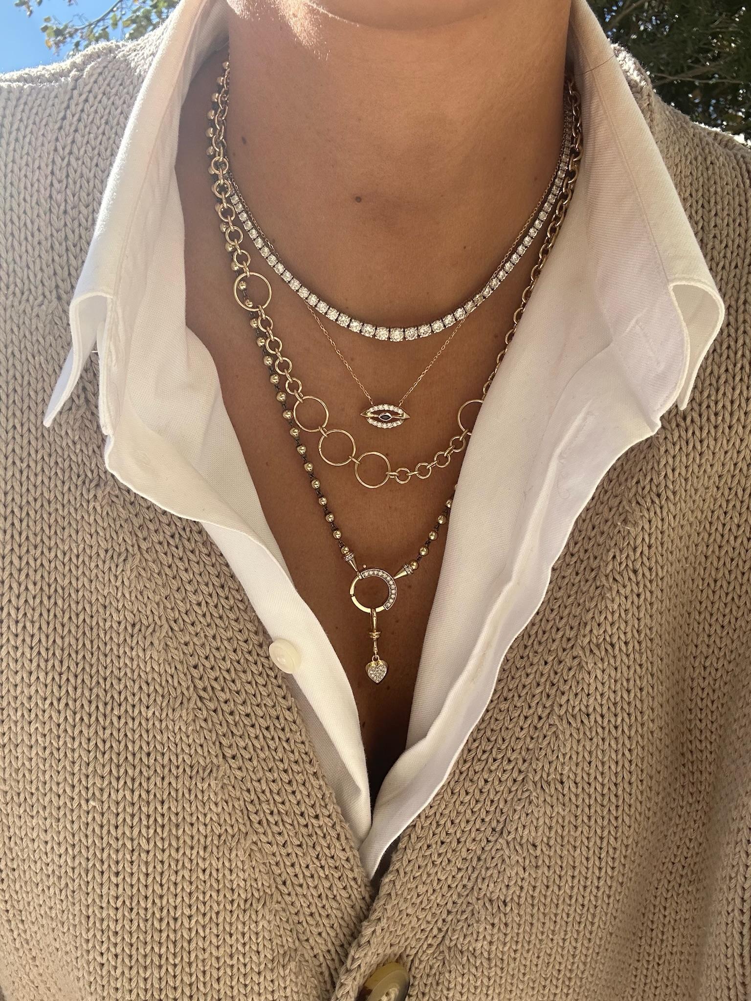 Moderno Collana di diamanti con zaffiro marquise Serie 7.83 in vendita