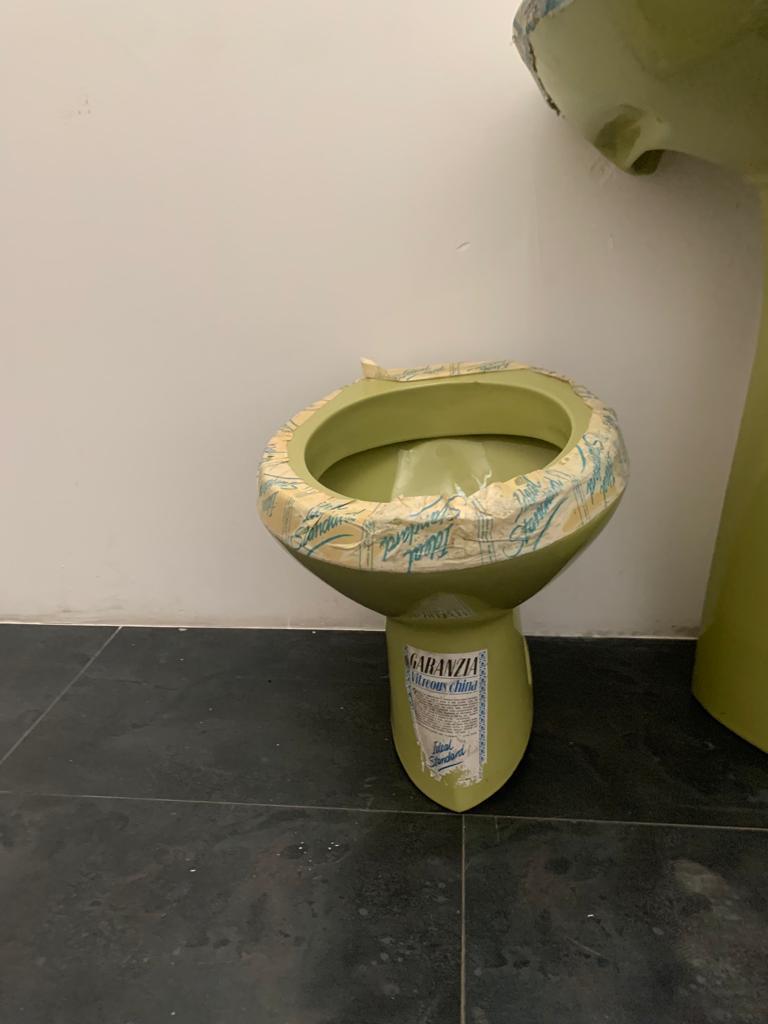 Series Ellisse Ideal Standard, 1970,  sanitary ware in China glass For Sale 1