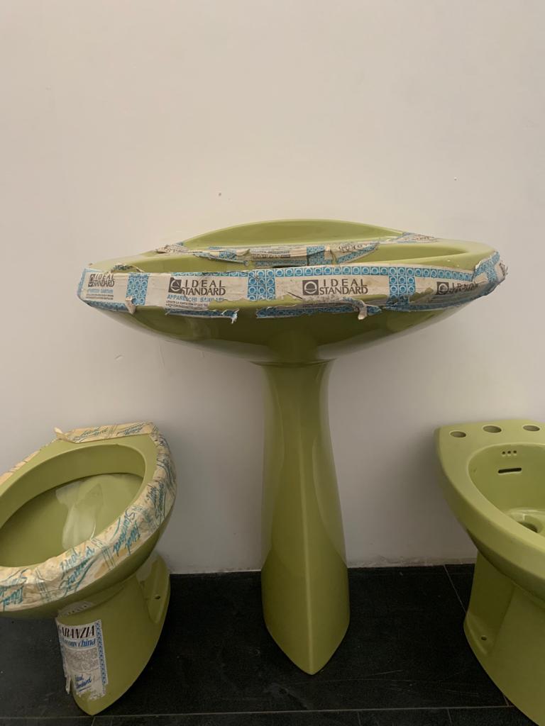 Series Ellisse Ideal Standard, 1970,  sanitary ware in China glass For Sale 2
