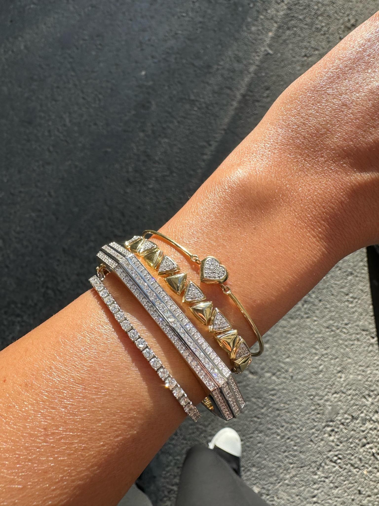 Moderne Série Fireball Bracelet diamant Bangle en vente