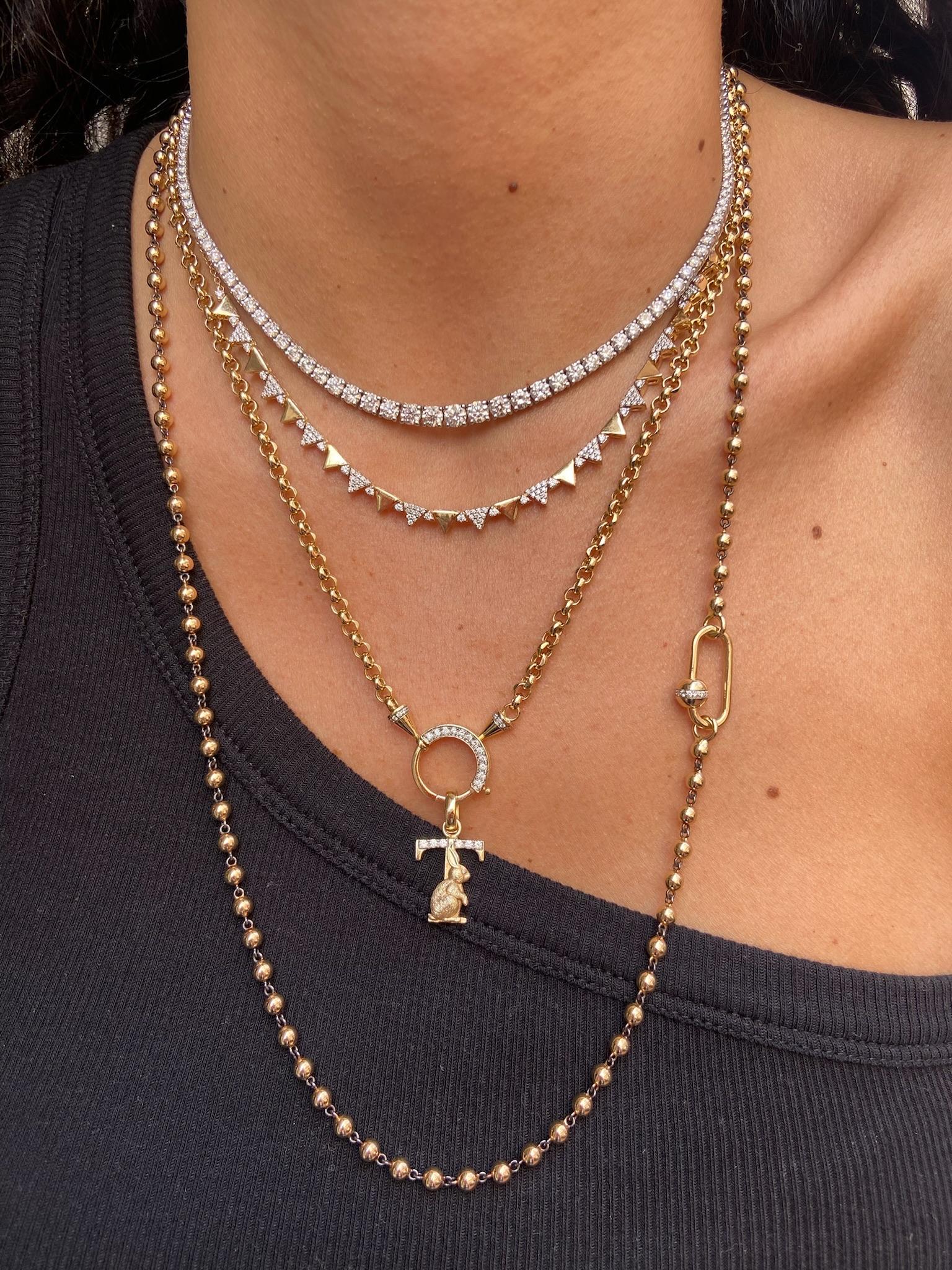 Moderne Series Fireball Triangle Diamond Necklace en vente