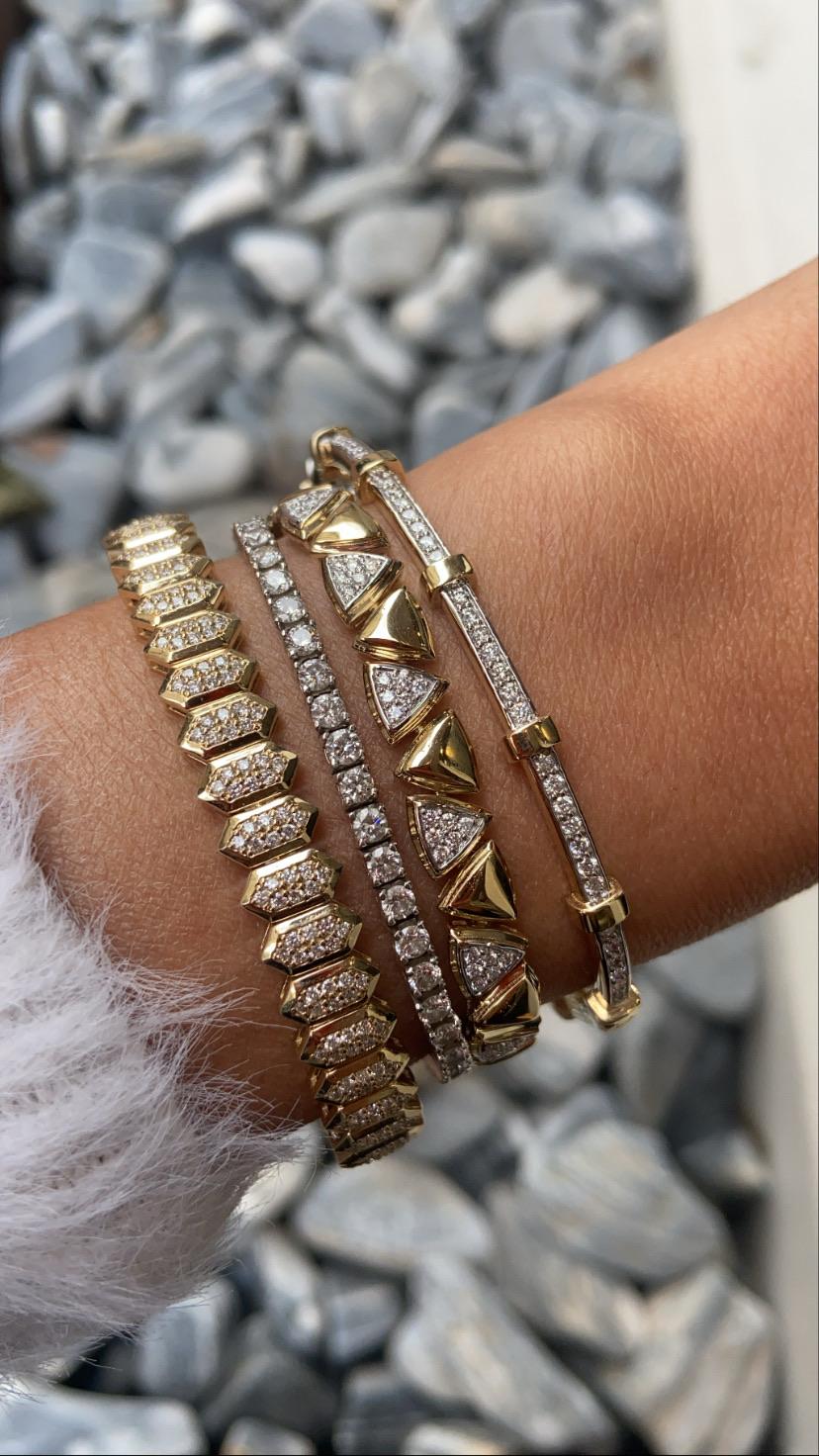 Series Moonlight Diamond Bangle Bracelet In New Condition For Sale In Istanbul, TR