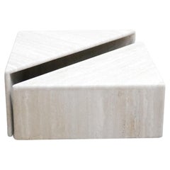 Série de 2 tables basses vintage en travertin produites par Roche Bobois