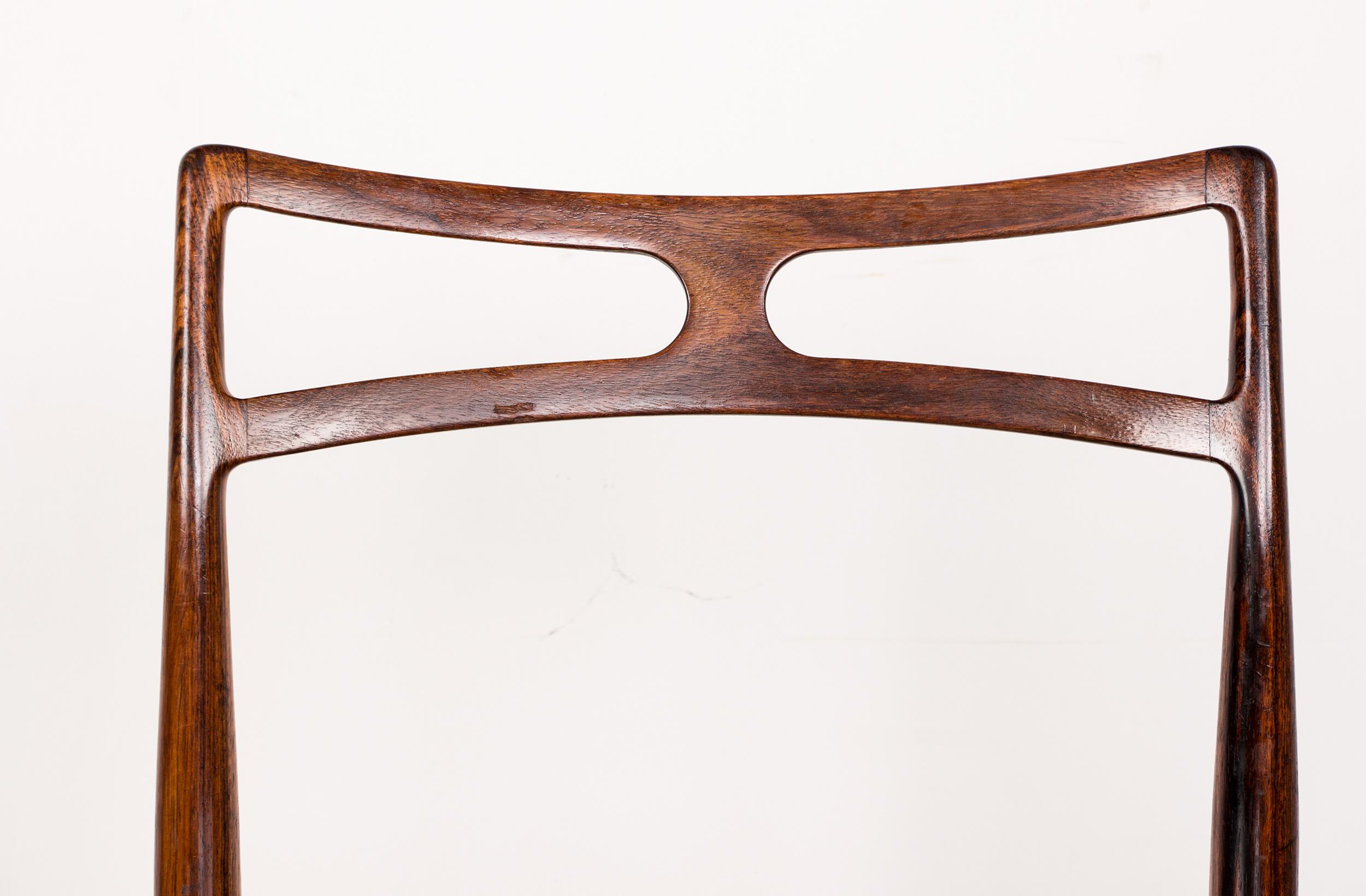 Scandinavian Modern Series of 4 Danish chairs in Rosewood and Leather model 94 by Johannes Andersen.