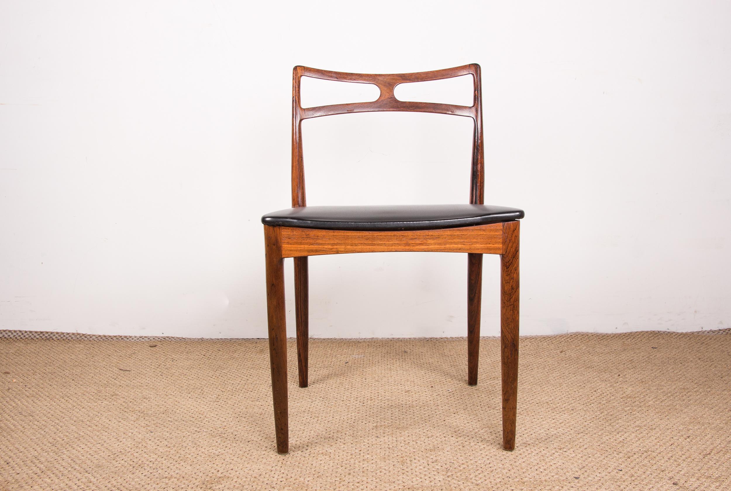 Series of 4 Danish chairs in Rosewood and Leather model 94 by Johannes Andersen. In Good Condition In JOINVILLE-LE-PONT, FR