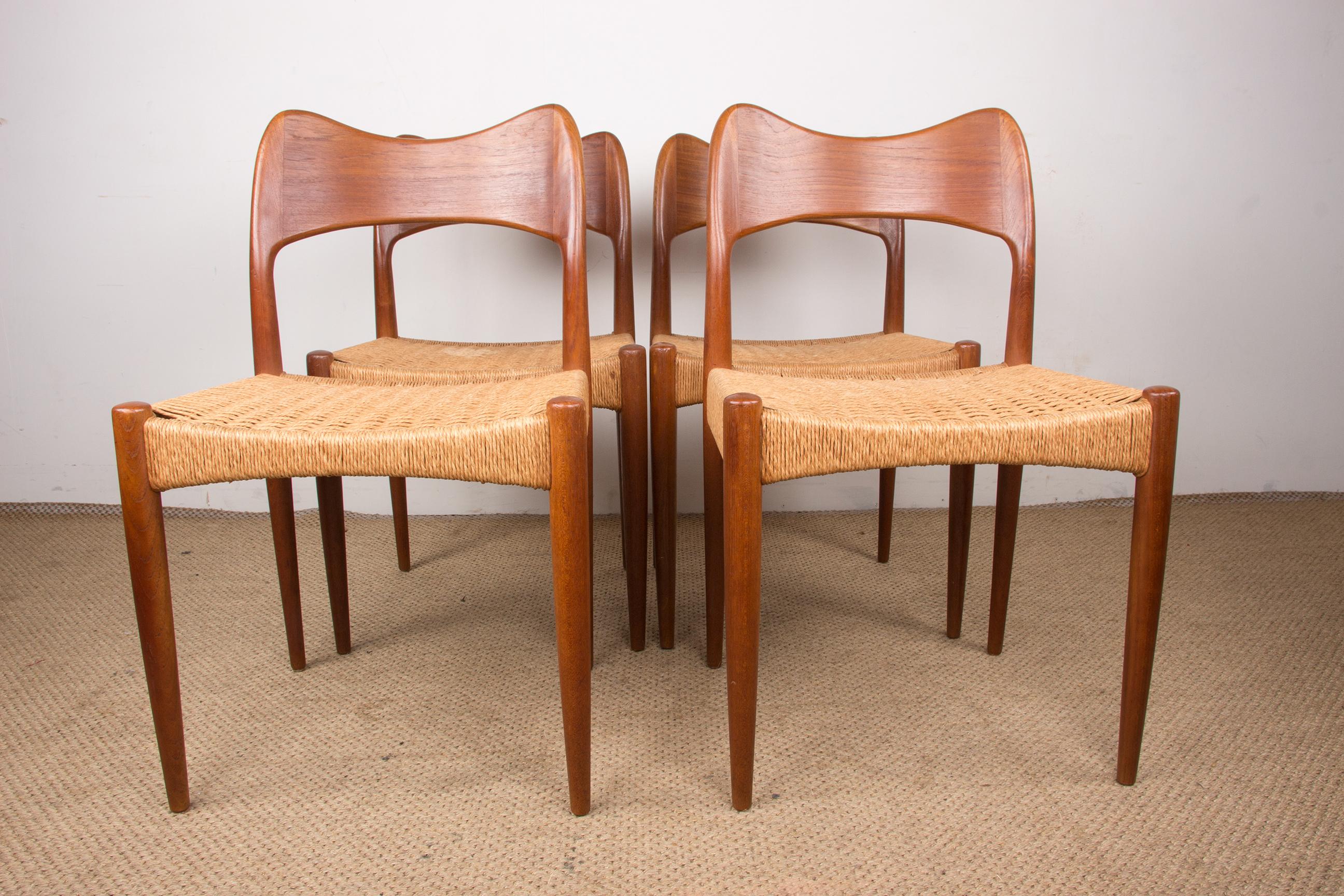 Series of 4 Danish Teak and Cordage chairs by Arne Hovmand Olsen 1960. For Sale 6