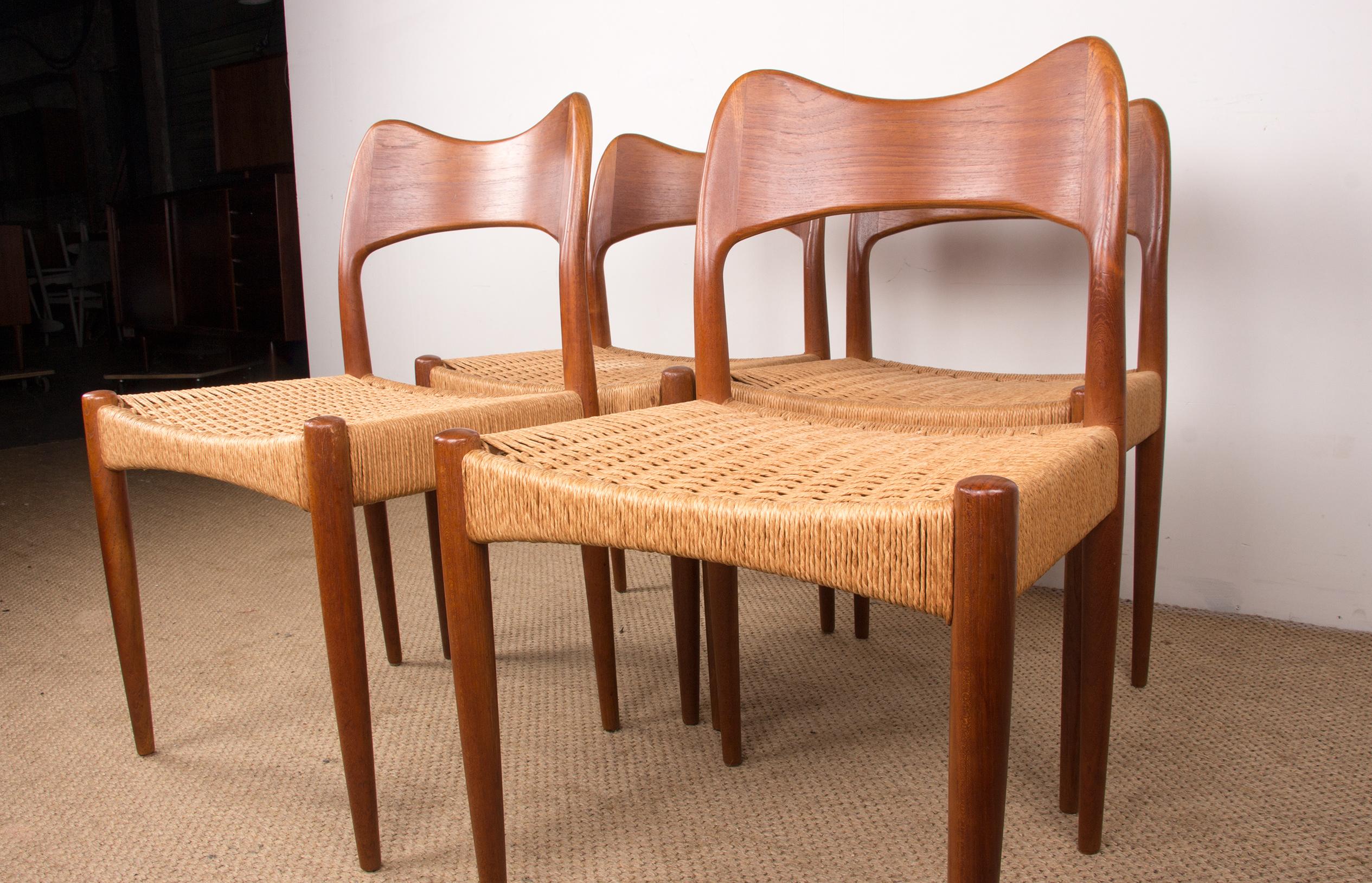 Series of 4 Danish Teak and Cordage chairs by Arne Hovmand Olsen 1960. For Sale 9