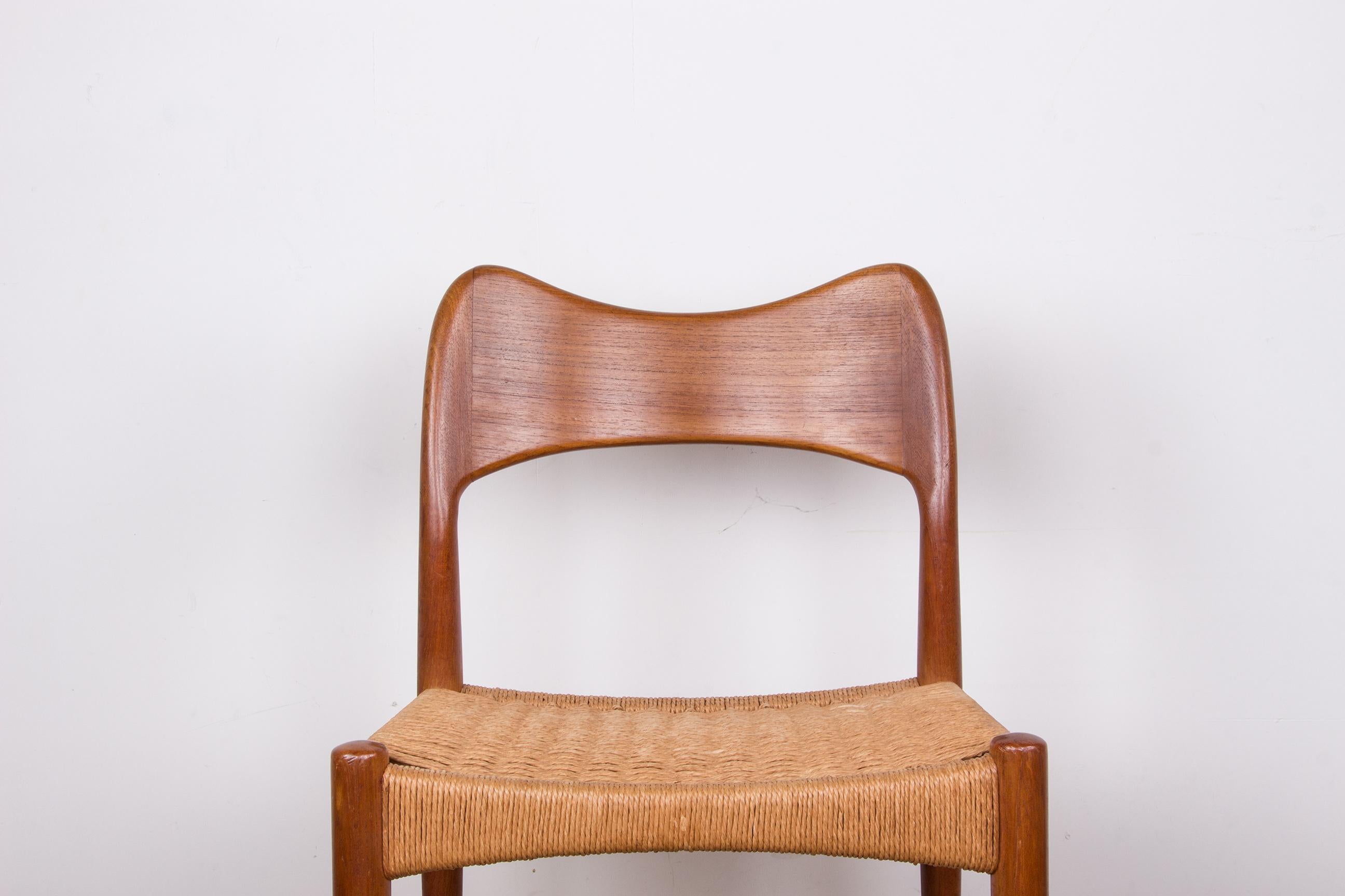 Scandinavian Modern Series of 4 Danish Teak and Cordage chairs by Arne Hovmand Olsen 1960. For Sale