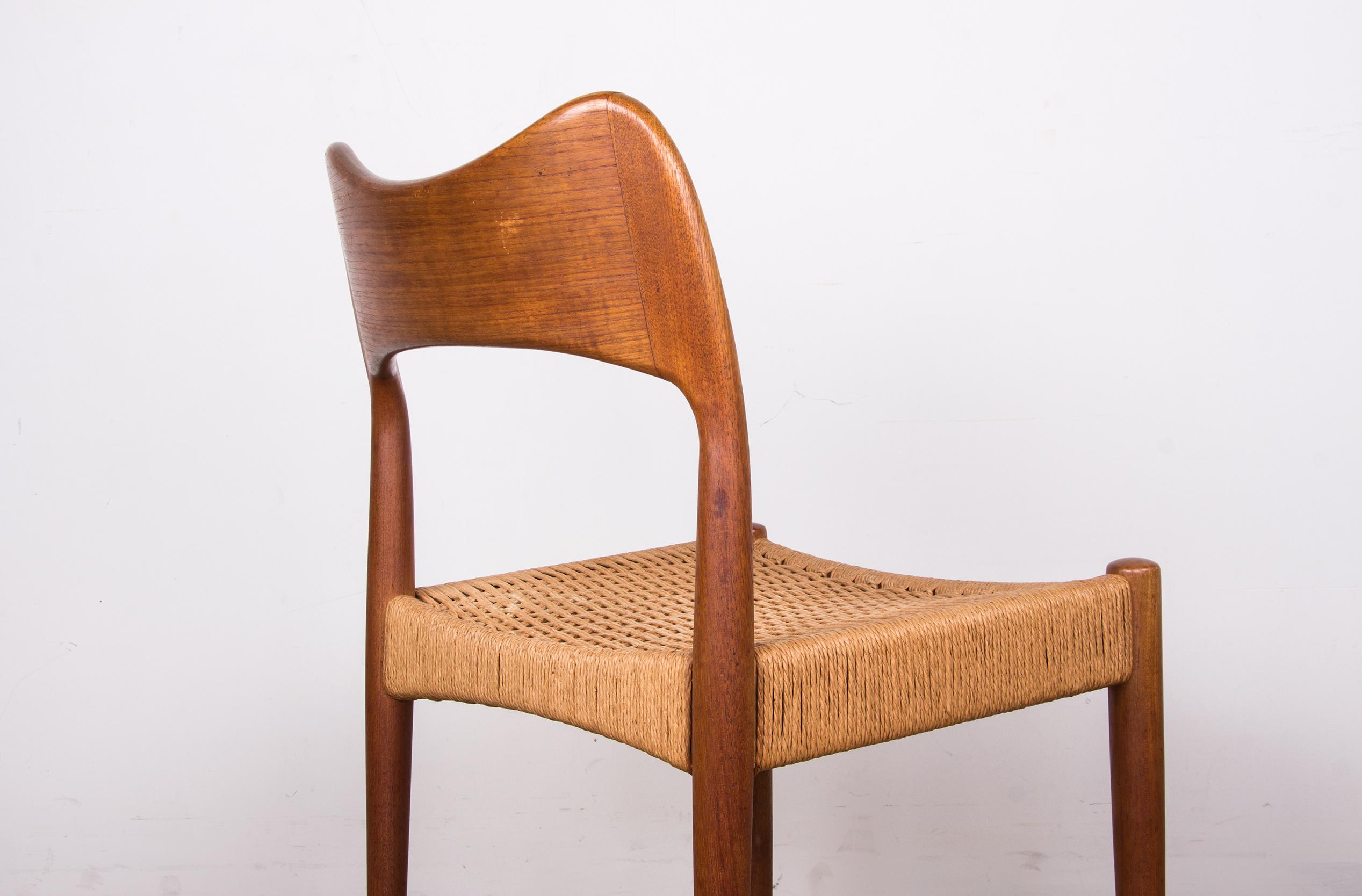 Series of 4 Danish Teak and Cordage chairs by Arne Hovmand Olsen 1960. In Excellent Condition For Sale In JOINVILLE-LE-PONT, FR