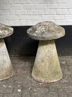 Series of 4 English stadle stones early 19th century. Limestone H75 cm