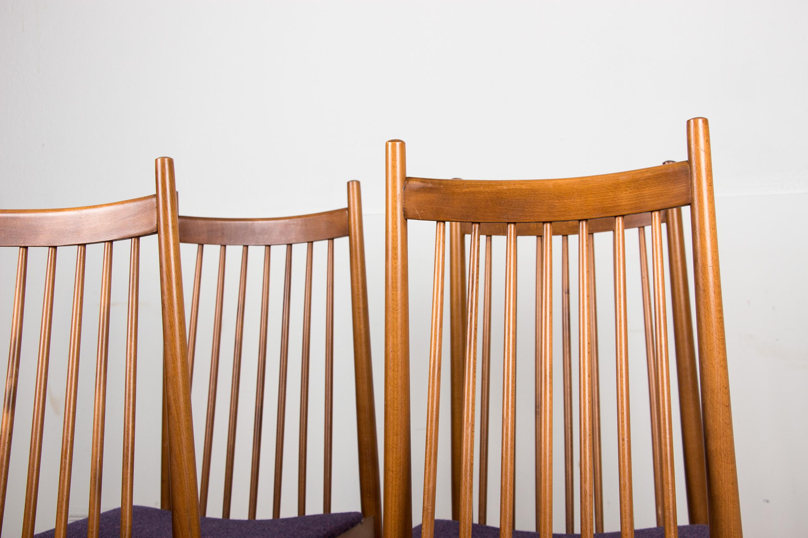 Série de 4 grandes chaises de salle à manger danoises en teck et tissu, style Arne Vodder en vente 7